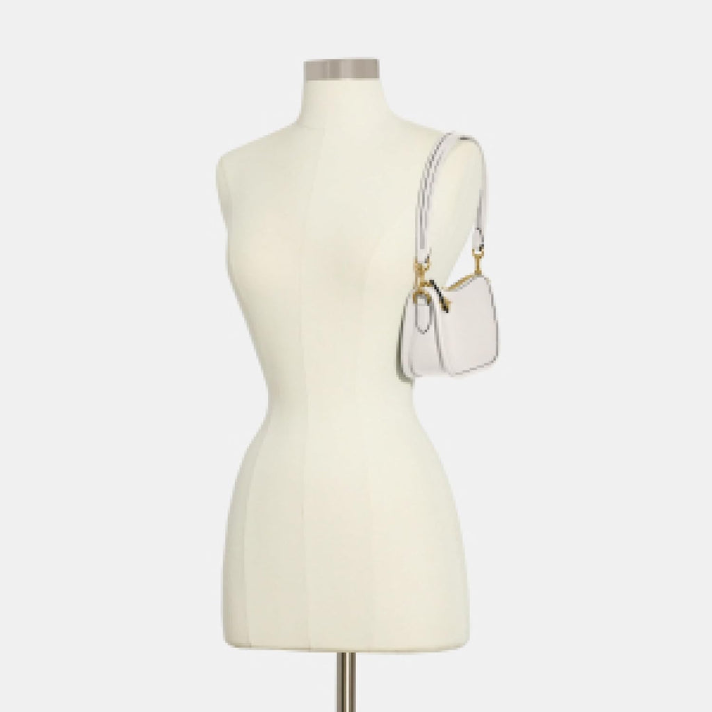 Coach Women’s Swinger Bag 20