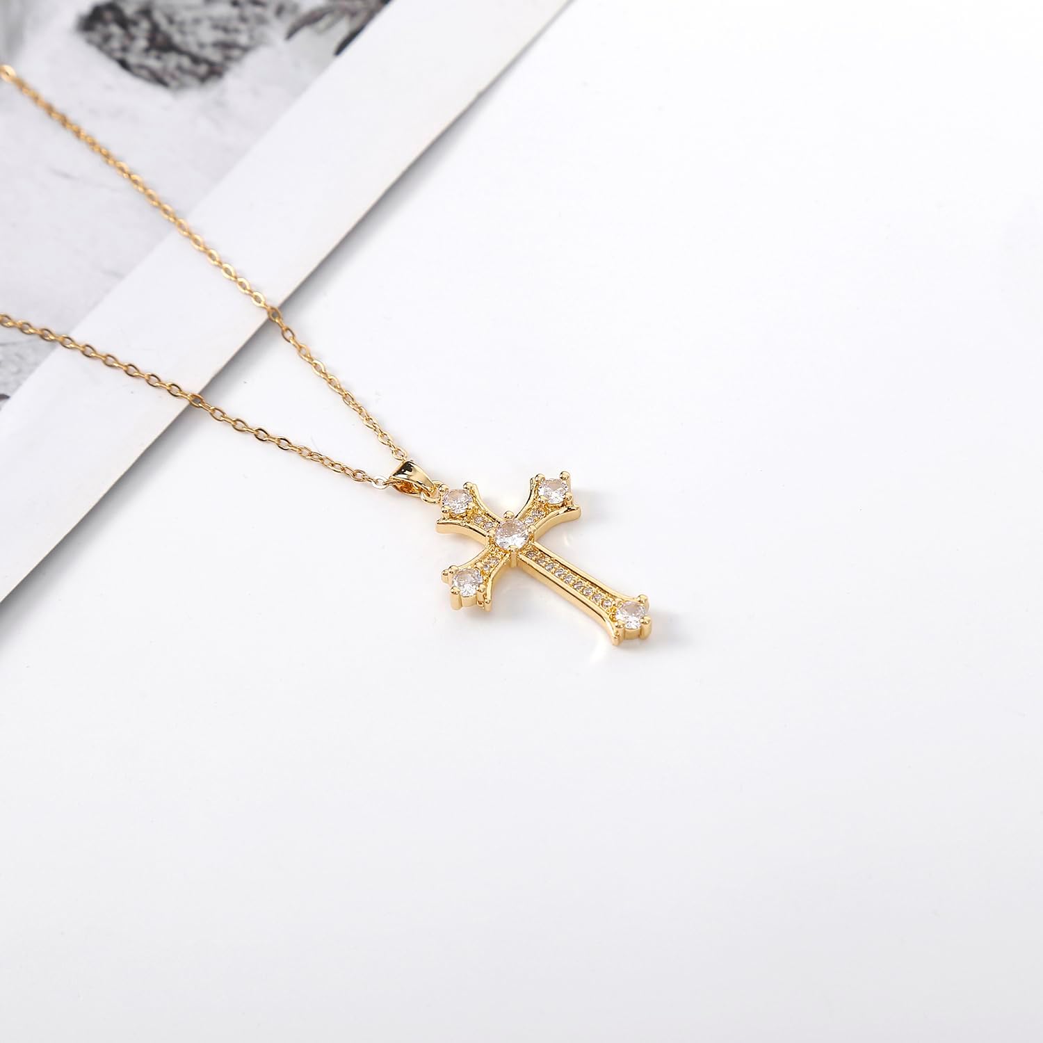 Cross Pendant Necklace for Women Jewelry Gold Cross Necklaces for Women Cross Necklace Minimalist Trendy Jewelry Valentines Day