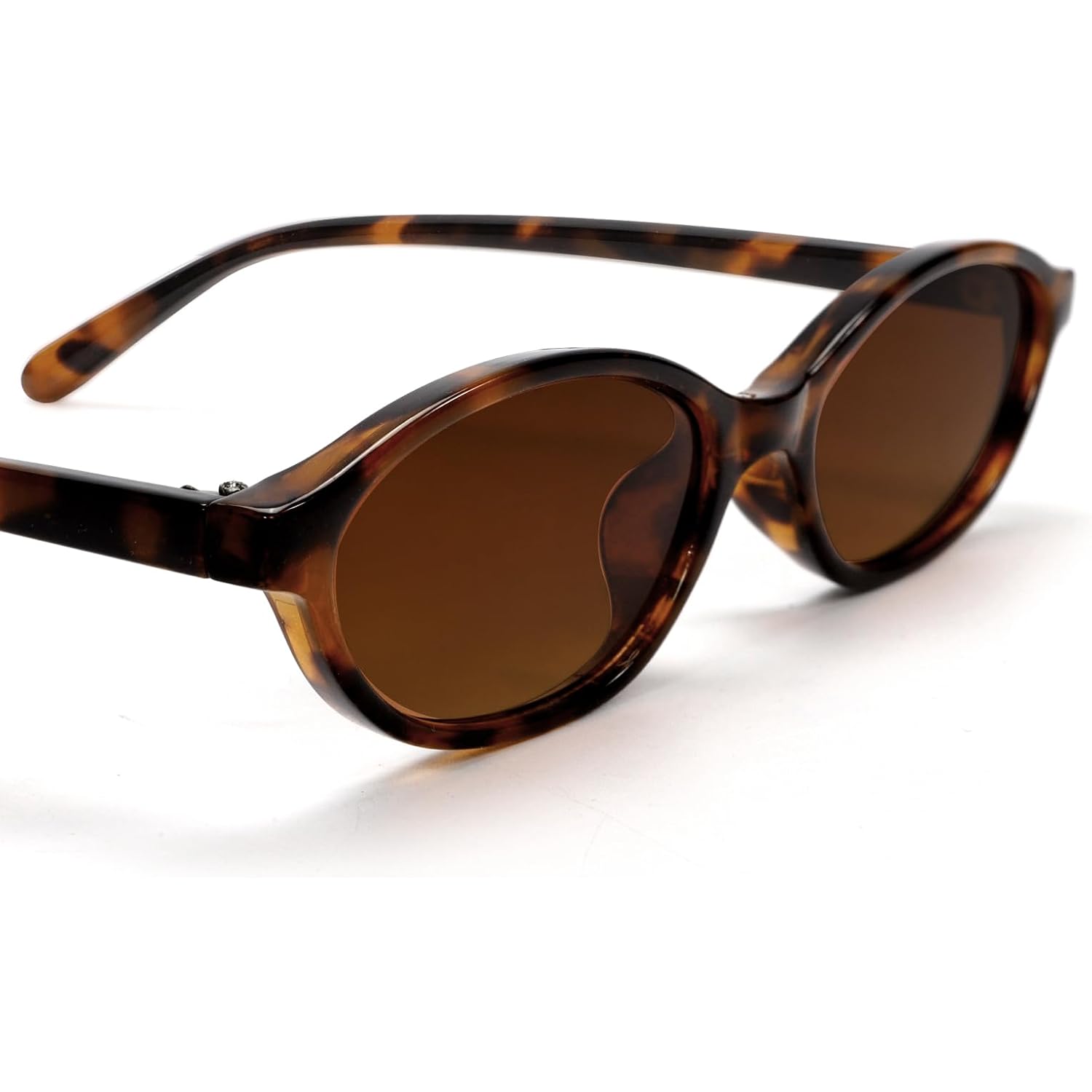 GUVIVI Retro Oval Sunglasses for Women Chic Cat Eye 90s Sunnies Lightweight Narrow Shades Trendy UV protection Sun Glasses Leopard Frame - Brown Lens