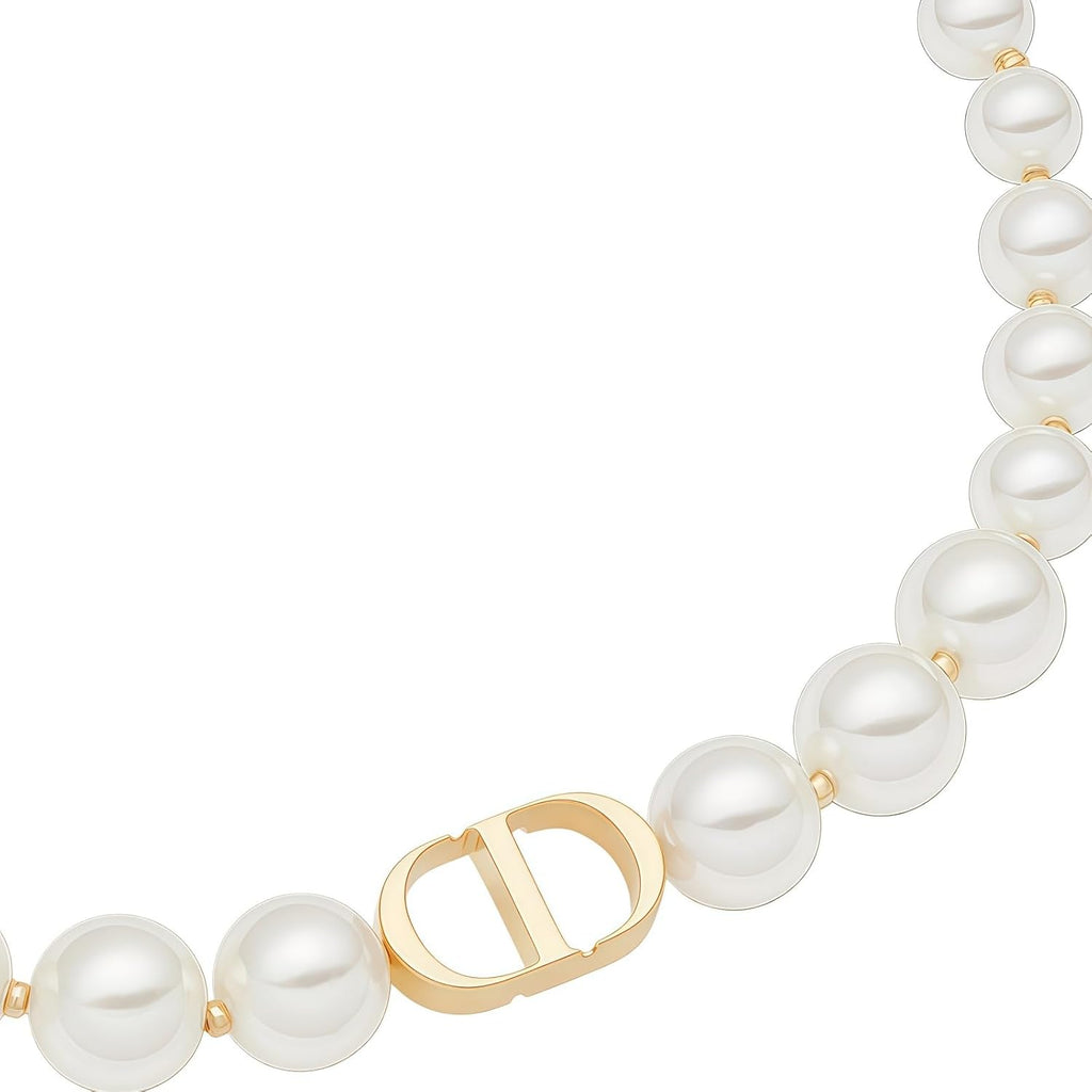 18K gold plated copper pearl necklace, with luxurious letter design and rectangular three-dimensional pendant, double-layered stacked straps highlighting the fashionable charm of women's jewelry