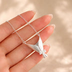 Roe Dolph Flower Bouquet Necklace Flower Holder Necklace Pendant Creative Floral Vase Necklaces Kawaii Aesthetic Spring Dresses Mothers Day Jewelry Gifts Graduation Gifts for Daughter 2026