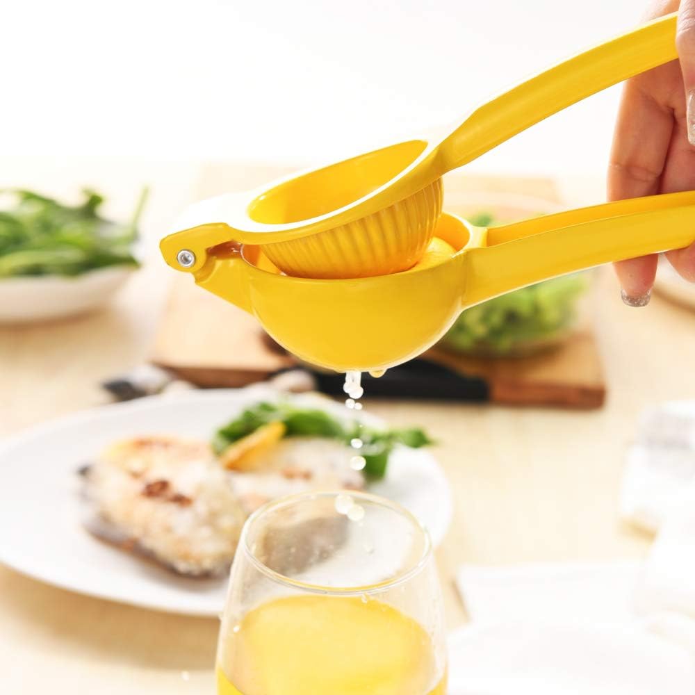 Y-Me Manual Juicer Citrus Lemon Squeezer, Fruit Juicer Lime Press Metal, Professional Hand Juicer Kitchen Tool(Yellow）