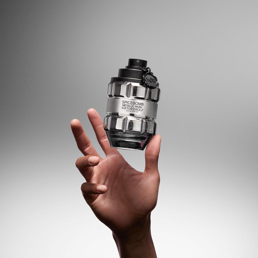 Viktor&Rolf - Spicebomb Metallic Musk - Eau De Parfum - Cologne For Men - Ambery Fragrance - With Warm Musk, Silver Suede & Black Pepper
