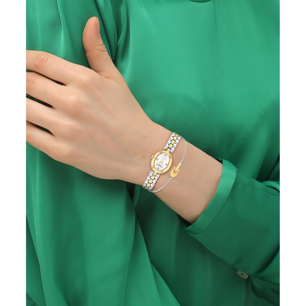 Coach Sammy Women'S 2H Quartz Watch Gift Set With Matching Adjustable Jewelry Bracelet - Oval Case - Minimalist Style - Gift For Her - 22.5Mm