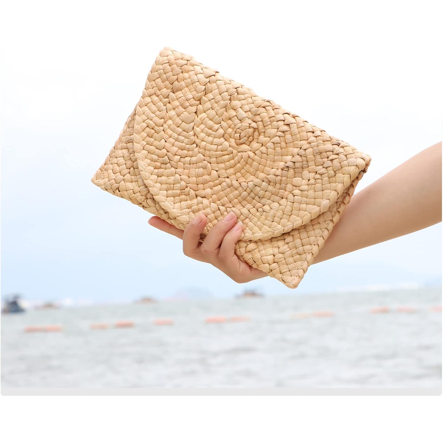 Freie Liebe Straw Clutch Purses for Women Summer Beach Bags Envelope Woven Clutch Handbags