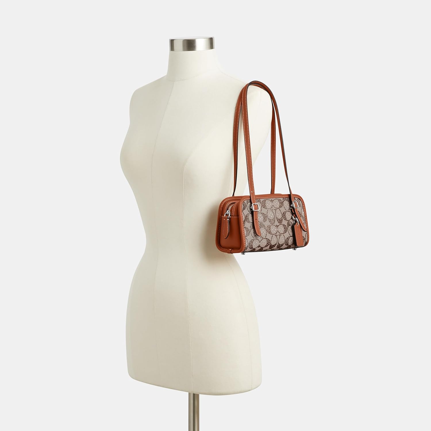COACH Swing Zip 20