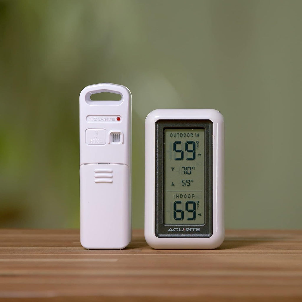 Acurite Digital Thermometer With Indoor, Outdoor Temperature And Daily High And Lows (00424Ca), White