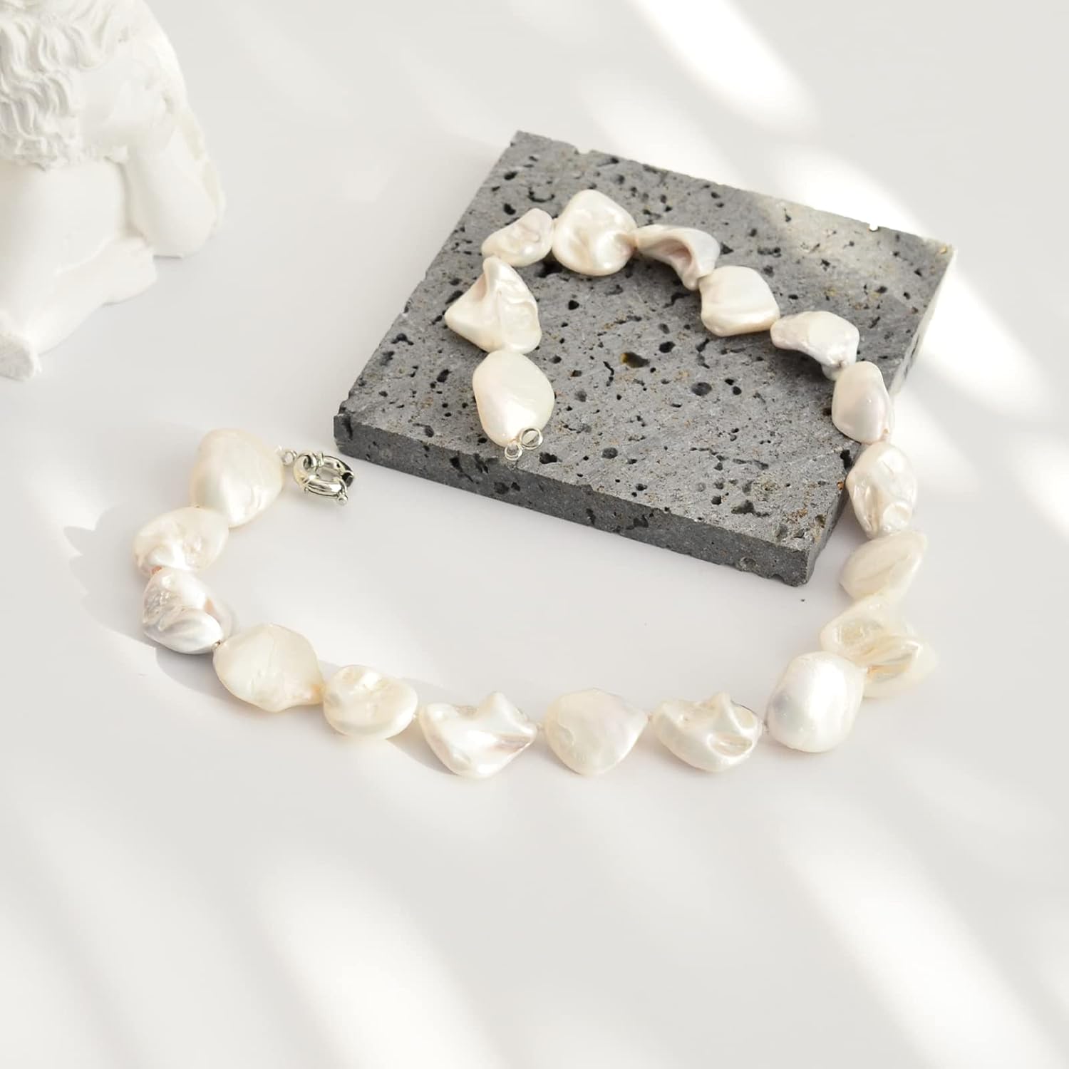 Pearl Choker Necklace for Women Boho Beaded Statement Necklace with Black White Large Freshwater Pearls Silver Fashion Jewelry Gift