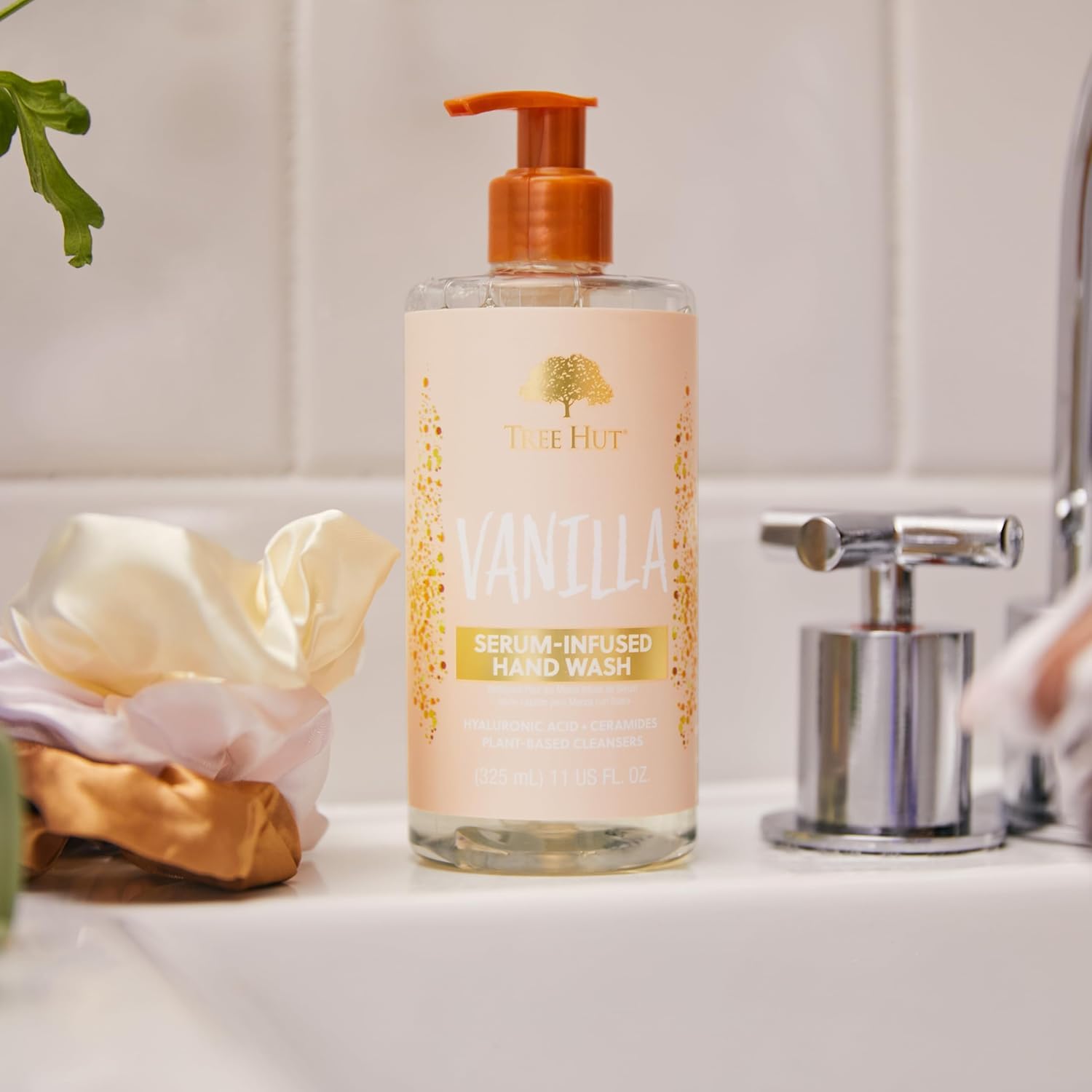 Tree Hut Vanilla Serum Infused Hand Wash, Nourish & Hydrate Hands, Strengthening Skin Care, Long-Lasting Scent, Cleanse & Lock in Moisture, Cermamides, 11 fl oz