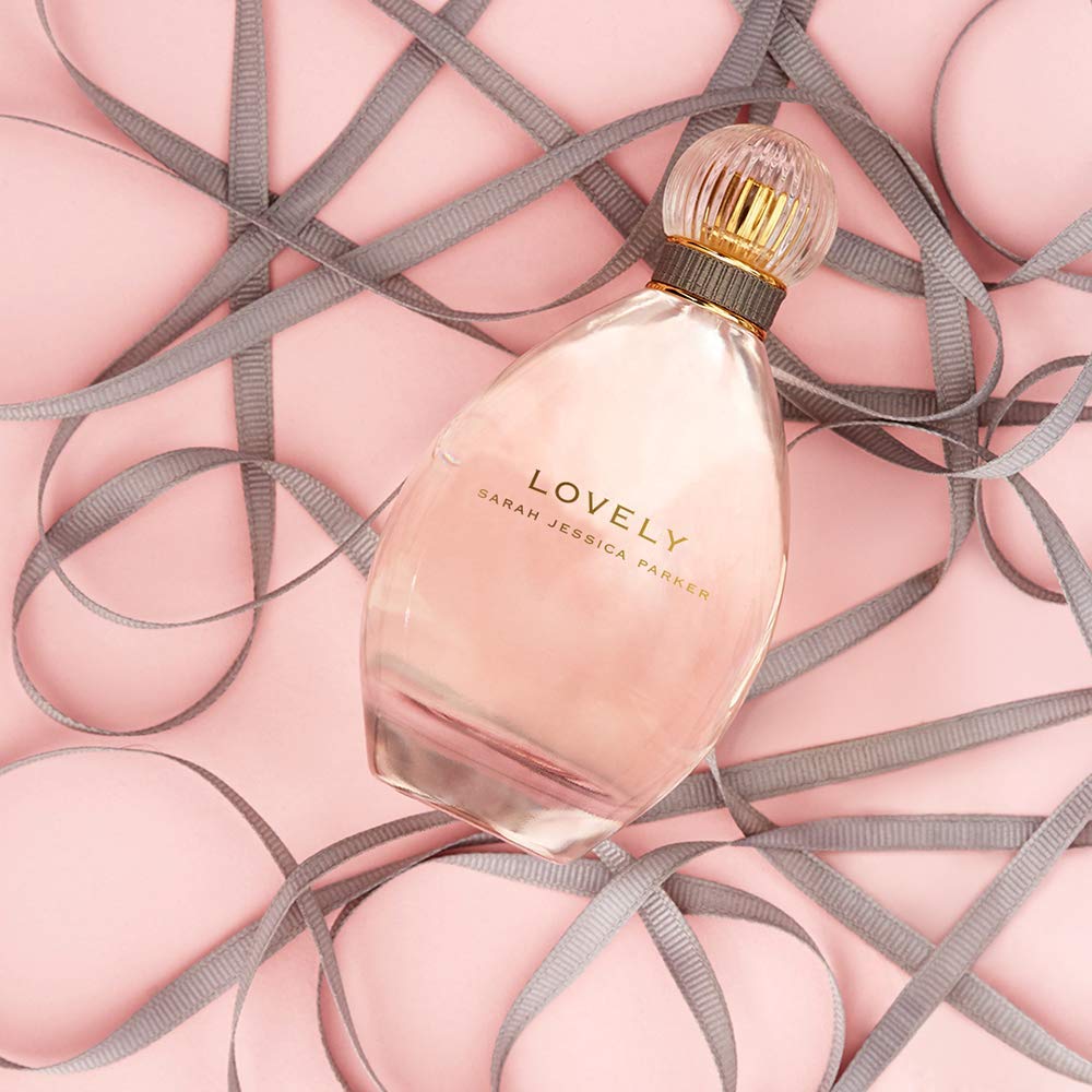 Lovely by SJP - Sweet, Floral, Musky Amber Woody Eau De Parfum Spray Fragrance for Women - With Notes of Mandarin, Bergamot, Apple, and Cedarwood - Intense, Long Lasting Scent - 6.7 oz