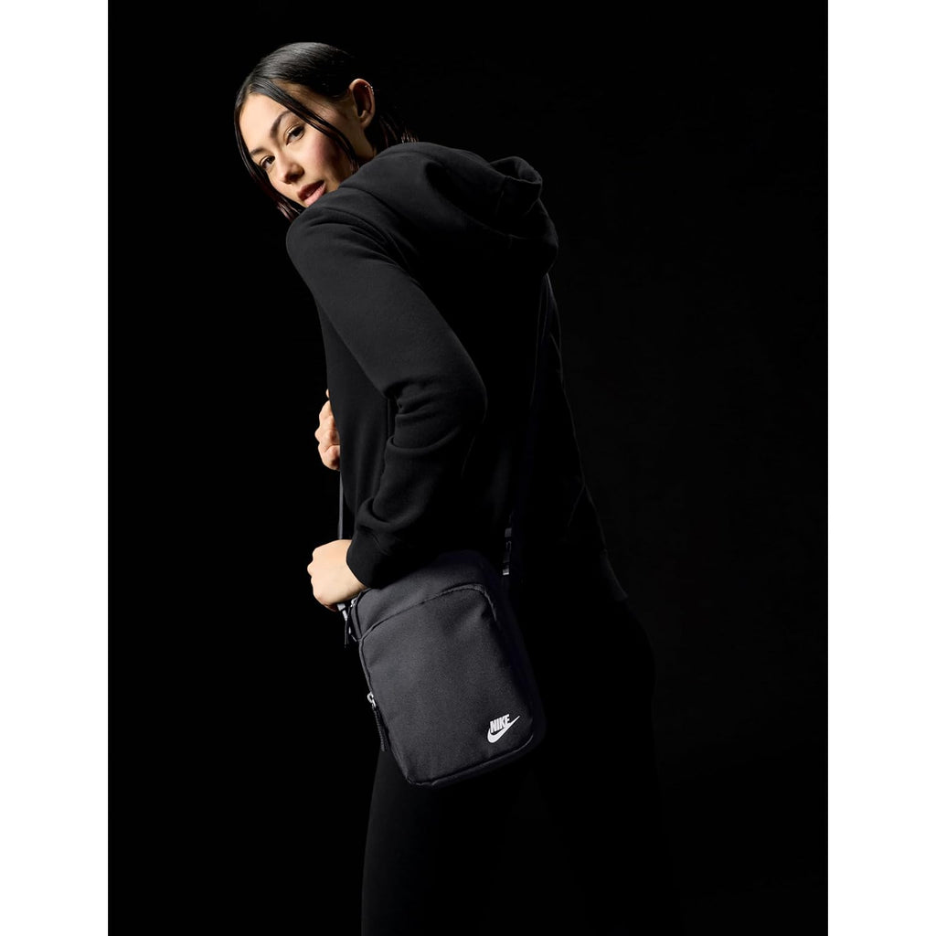 Nike Unisex Adult Classics Heritage Crossbody Bag (4L) | Mens and Womens