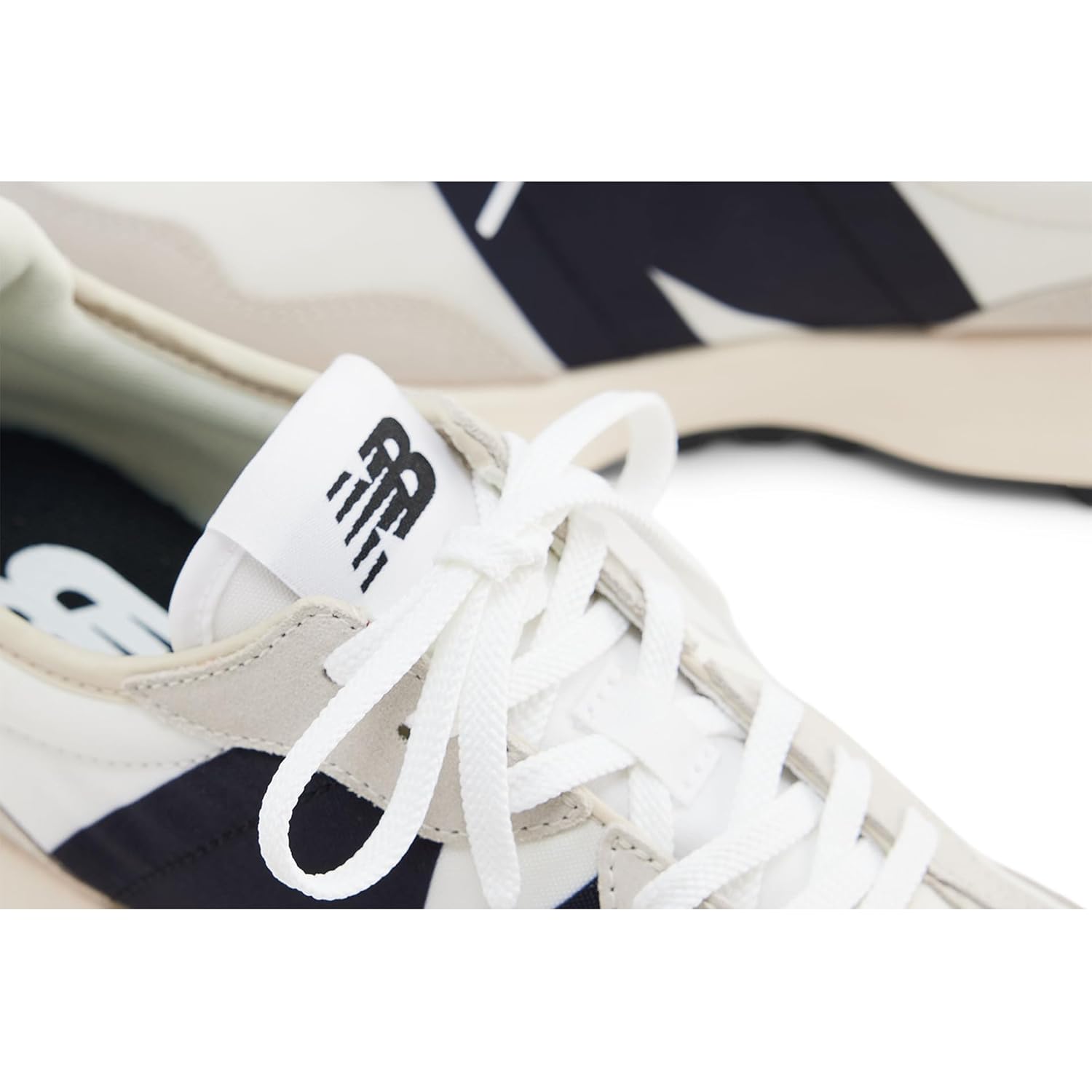 New Balance Women's 327 Sneaker