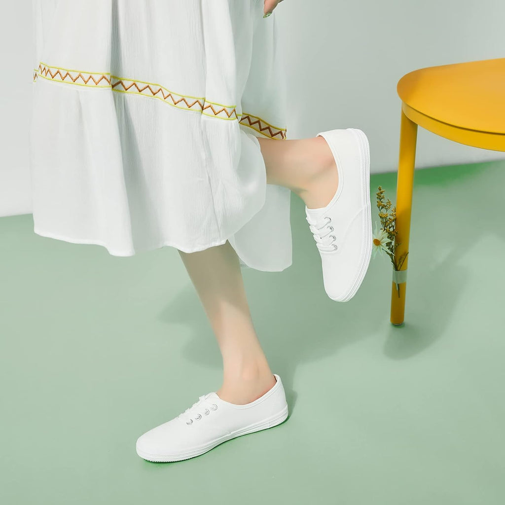 Tuopin Womens White Canvas Sneakers Low Top Lace-Up Canvas Shoes Lightweight Casual Tennis Shoes