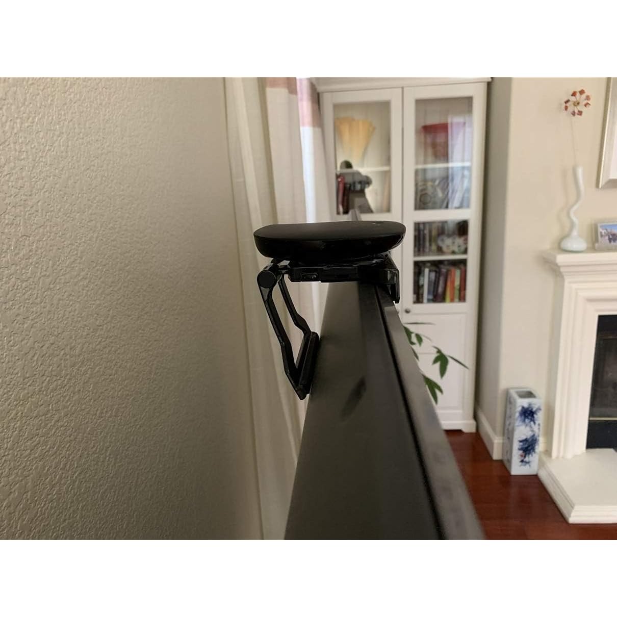 Mount Plus Mp-Apm-03-01 Top Shelf Tv 5-Inch Wide Flat Panel Adjustable Clip Mount Holder For Streaming Device, Media Boxes, Speakers Mount Made For Apple Tv (1 Pack 5 Inch)