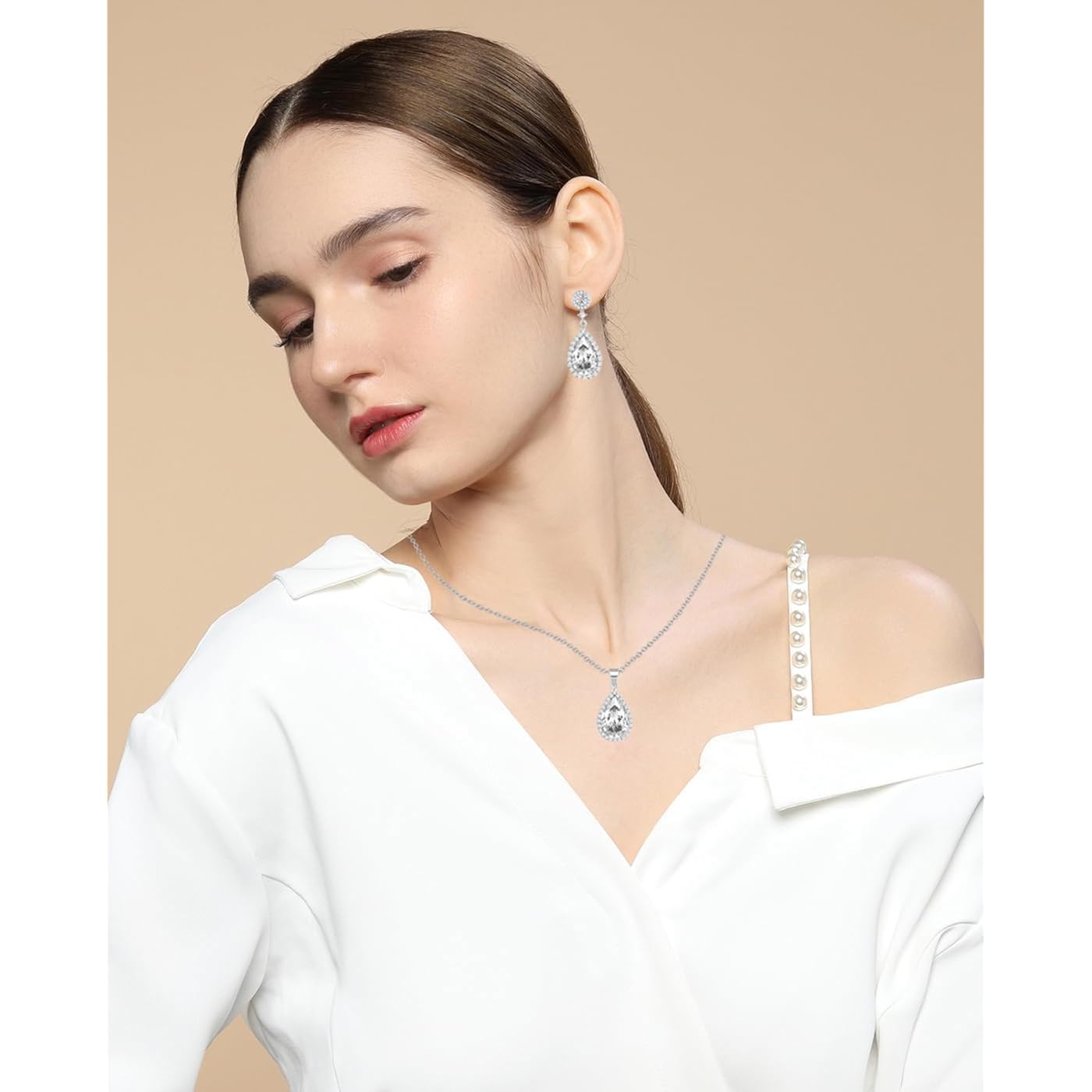 Silver Diamond Dangle Earrings for Women Rhinestone Teardrop Crystal Cubic Zirconia Drop Dangling Wedding Costume Jewelry