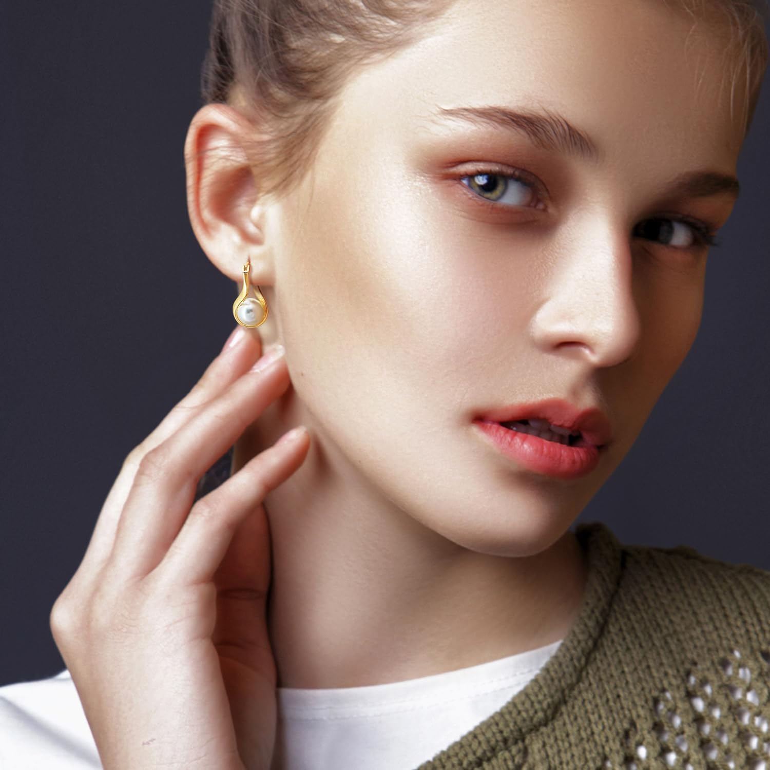 14K Gold Earrings for Women Gold Hoop Earrings Pearl Earrings for Women Hoop Solitaire Teardrop-Shaped with Twisted Lines Eye-catching Pearl Drop Dangle Hoops Earring for Womens 24mm
