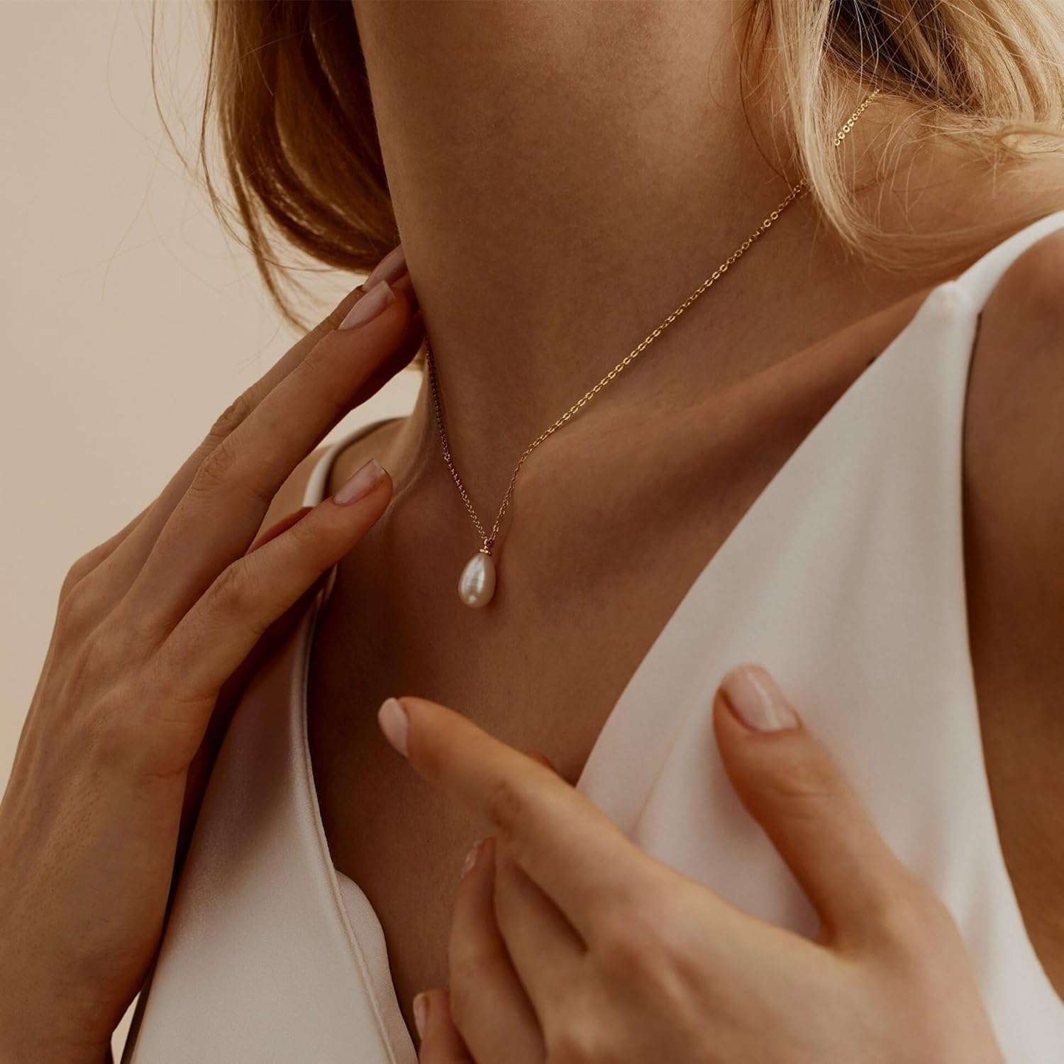 Pearl Necklace for Women Trendy,14k Gold Plated Necklace Dainty Wedding Necklace Small Cute Choker Necklace Gold Prom Drop Necklace Vintage Waterproof Jewelry for Women Prom Jewelry Fashion Gifts