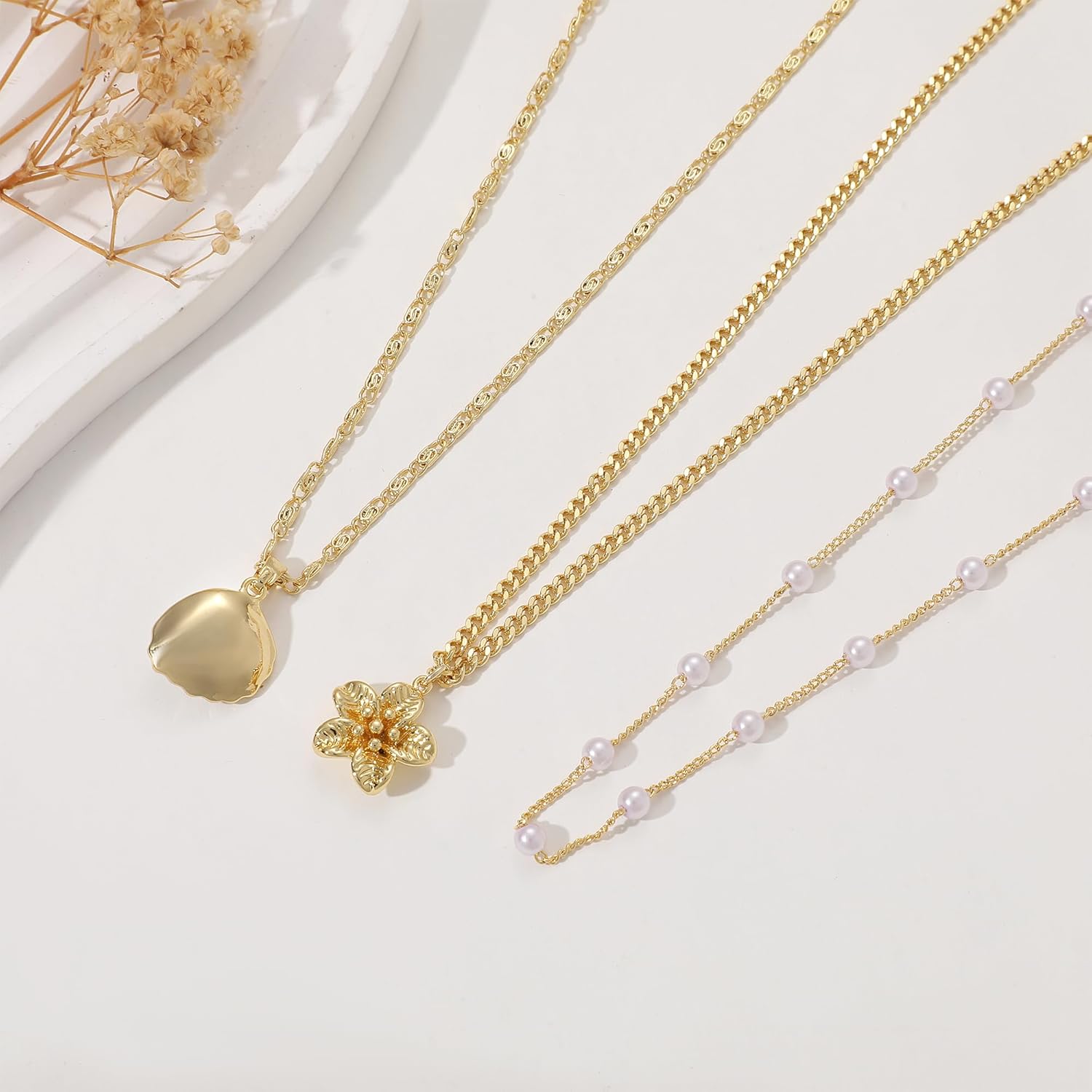 Charm Necklaces for Women,14k Gold Plated Waterproof Dainty Choker Necklace Summer Seashell Pearl Beach Cute Necklaces Set Fashion Jewelry Gift
