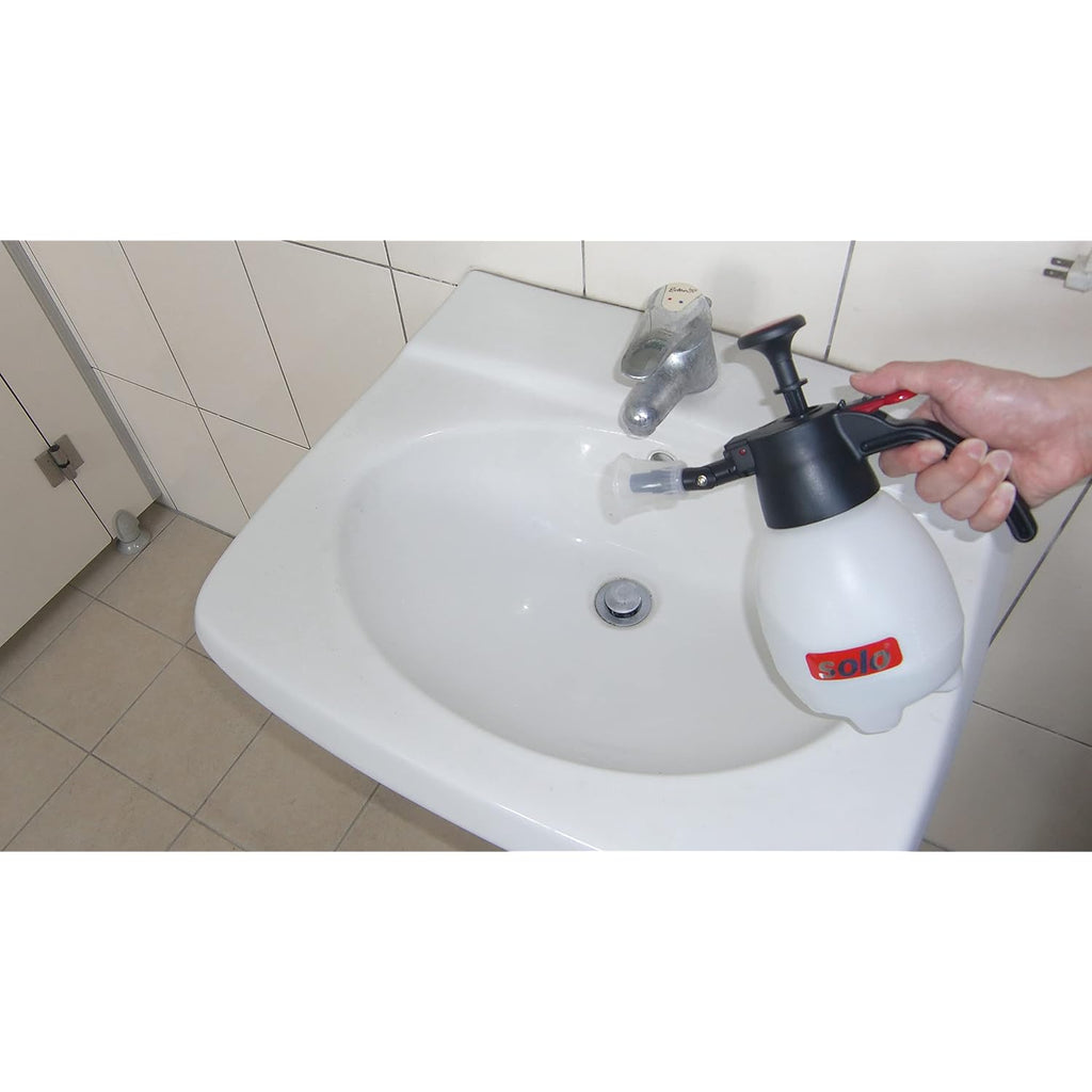 Solo 418 One-Hand Pressure Sprayer, 1-Liter, Ergonomic Grip For Gardening, Fertilizing, Cleaning & General Use Spraying
