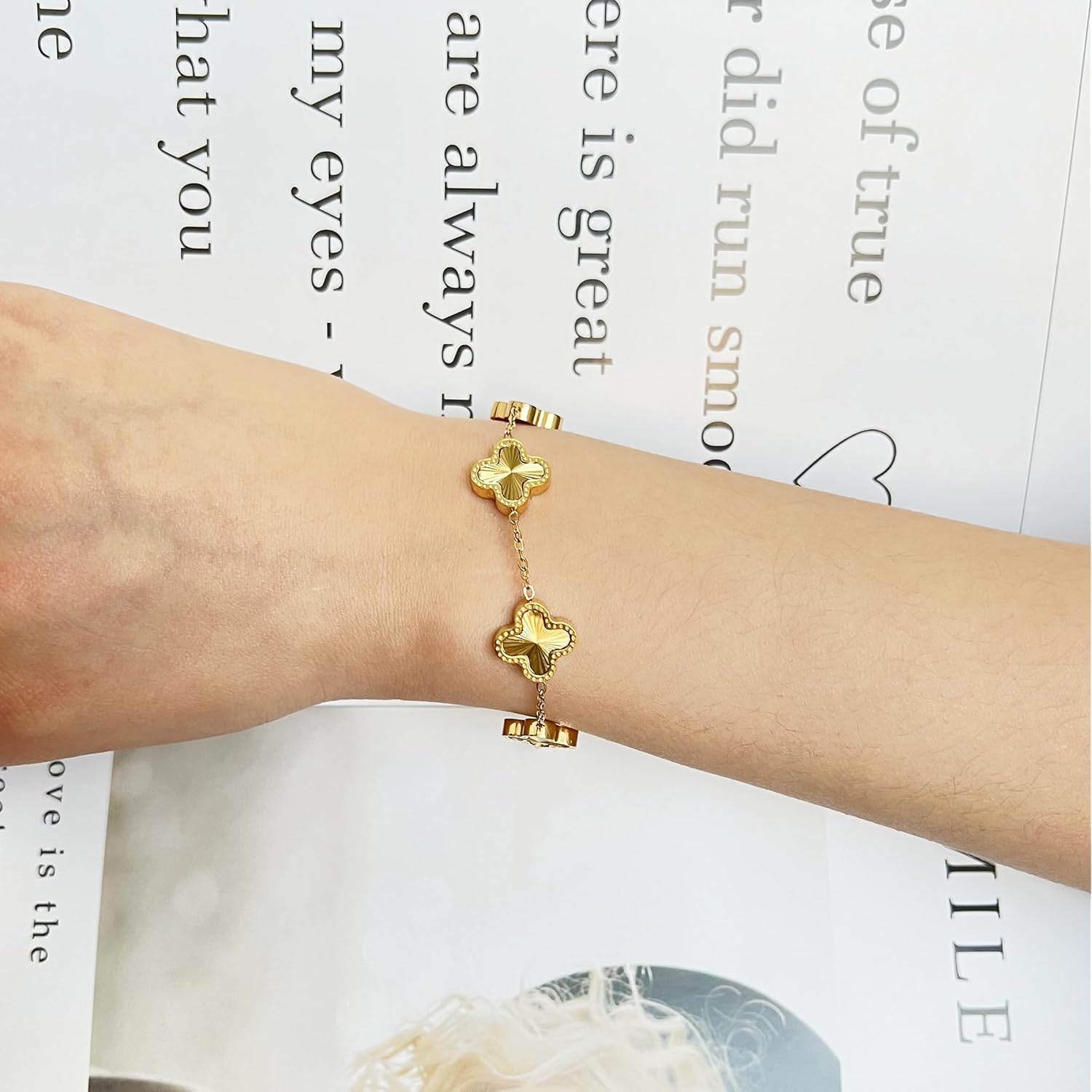 AIPPK 18K Gold Plated Clover Bracelet Dupes Gold Danity Bracelet for Women Flower Four Leaf Bracelets Lucky Jewelry Gifts for Women