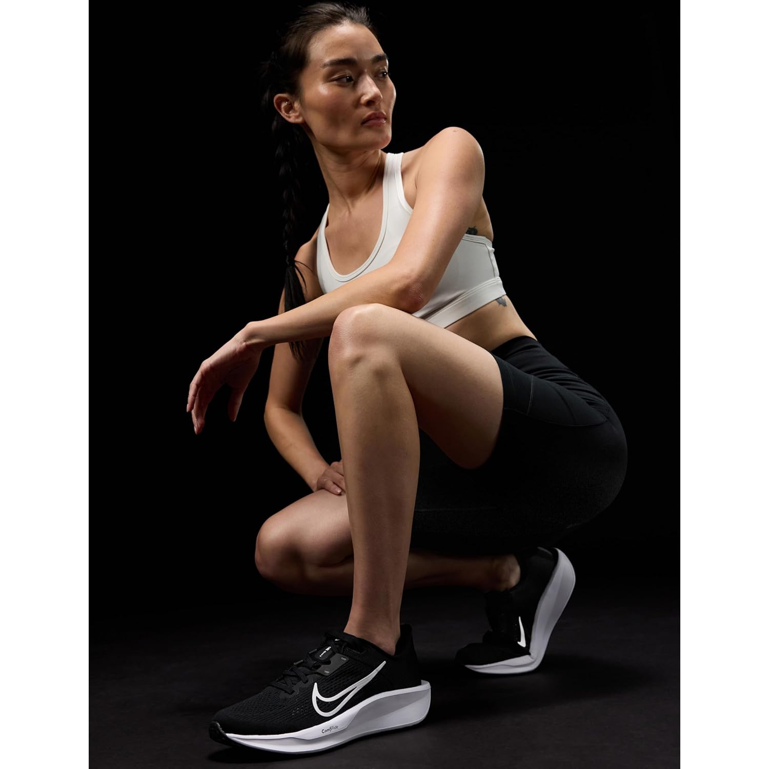 Nike Women's Quest 6 Road Running Shoes