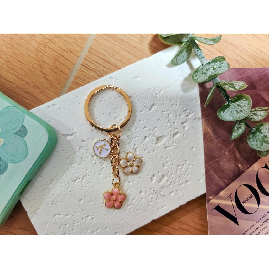 Cute Flower Initial Letter Keychain Bag Charms Keyring Aesthetic Accessories Purse Hangbags Backpacks for Women