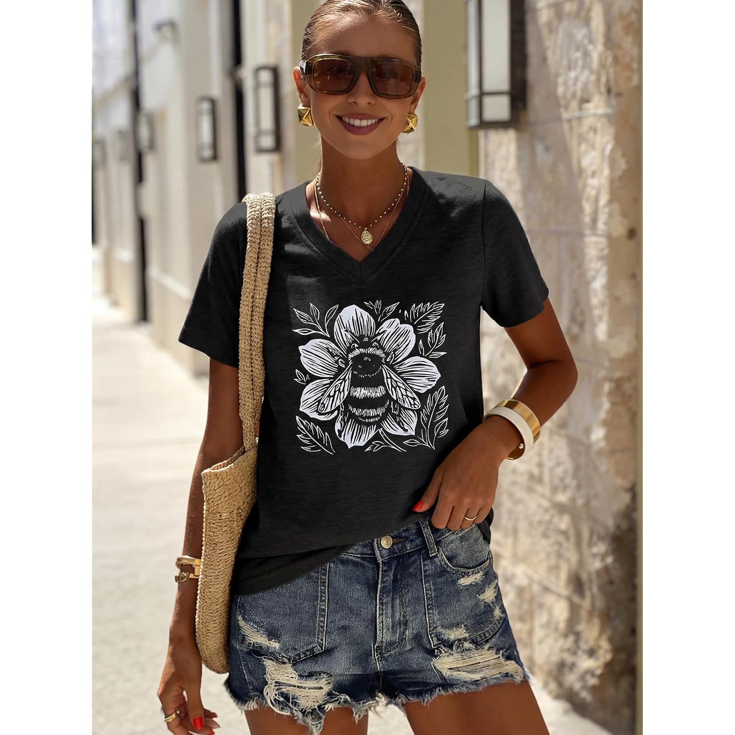Women's T-Shirts V-Neck Dragonfly Tee Vintage Floral Shirt Boho Wildflowers Graphic Shirts Short Sleeve Tops Black