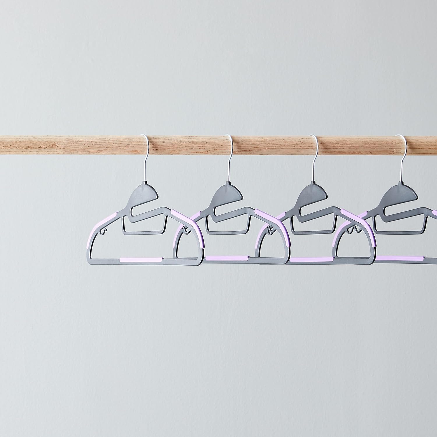 Amazon Basics Space Saving Non-Slip Rubber Coated Plastic Hangers With 360 Degree Swivel Hook, Black/Purple, Pack Of 50