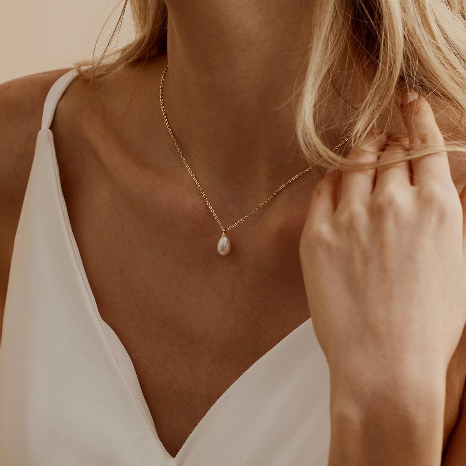 Pearl Necklace for Women Trendy,14k Gold Plated Necklace Dainty Wedding Necklace Small Cute Choker Necklace Gold Prom Drop Necklace Vintage Waterproof Jewelry for Women Prom Jewelry Fashion Gifts