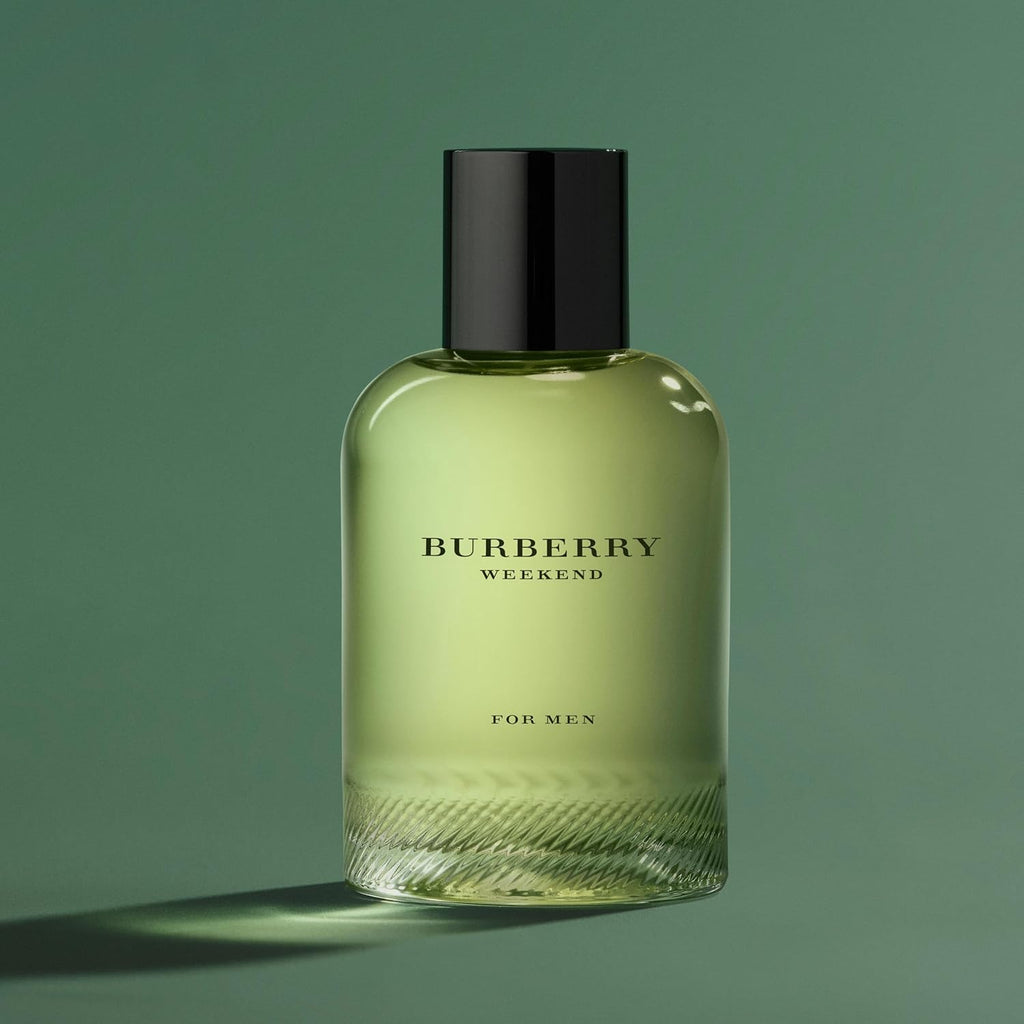 Burberry Weekend Eau De Toilette – Citrus Men's Cologne – With Notes of Lemon, Tangerine, Oak Moss & Sandalwood – Long Lasting Fragrance