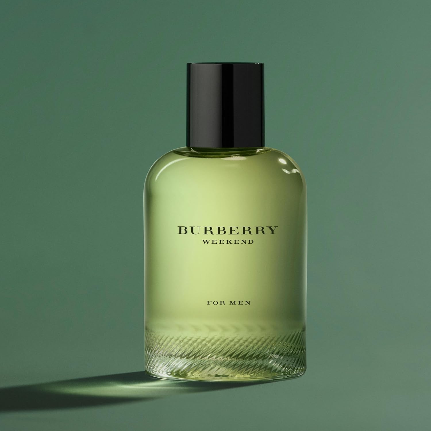 Burberry Weekend Eau De Toilette – Citrus Men's Cologne – With Notes of Lemon, Tangerine, Oak Moss & Sandalwood – Long Lasting Fragrance