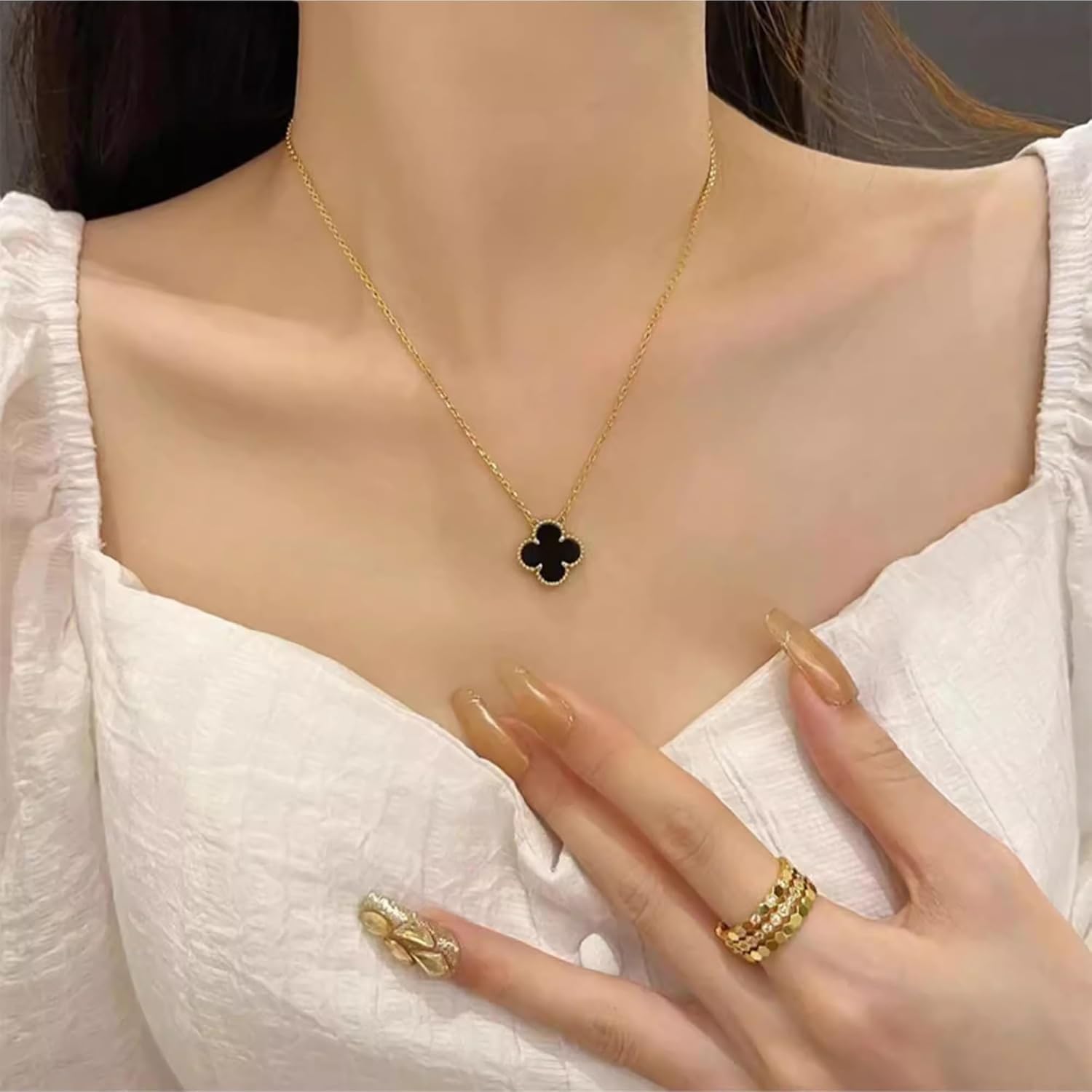 AIPPK Clover Pendant Necklace for Women 18K Gold Plated Four Leaf Clover Necklaces Lucky Simple Jewelry Gifts for Women