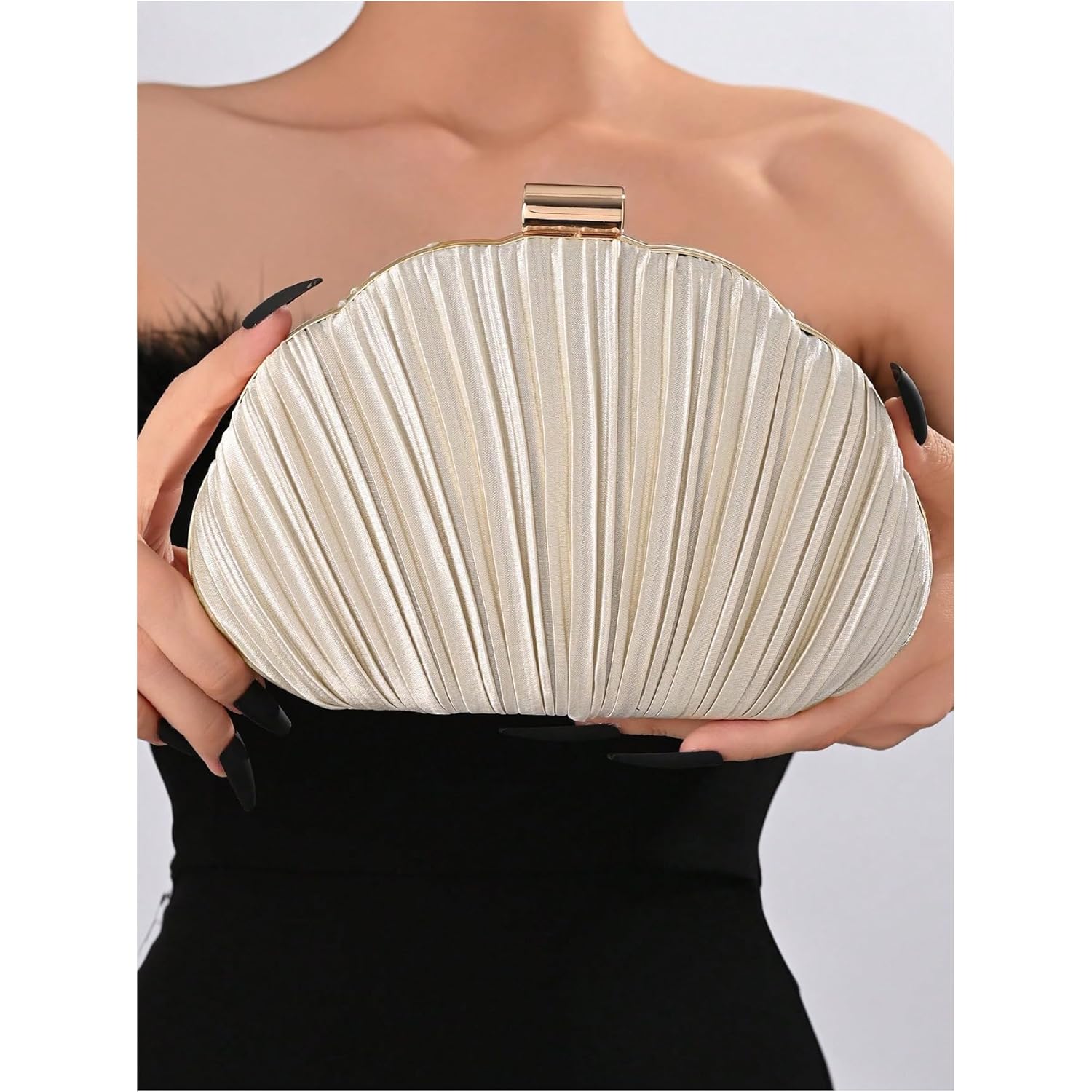 QWINEE Women's Shell Shaped Clutch Purse Ruched Mini Crossbody Bag Elegant Evening Handbag with Chain Strap