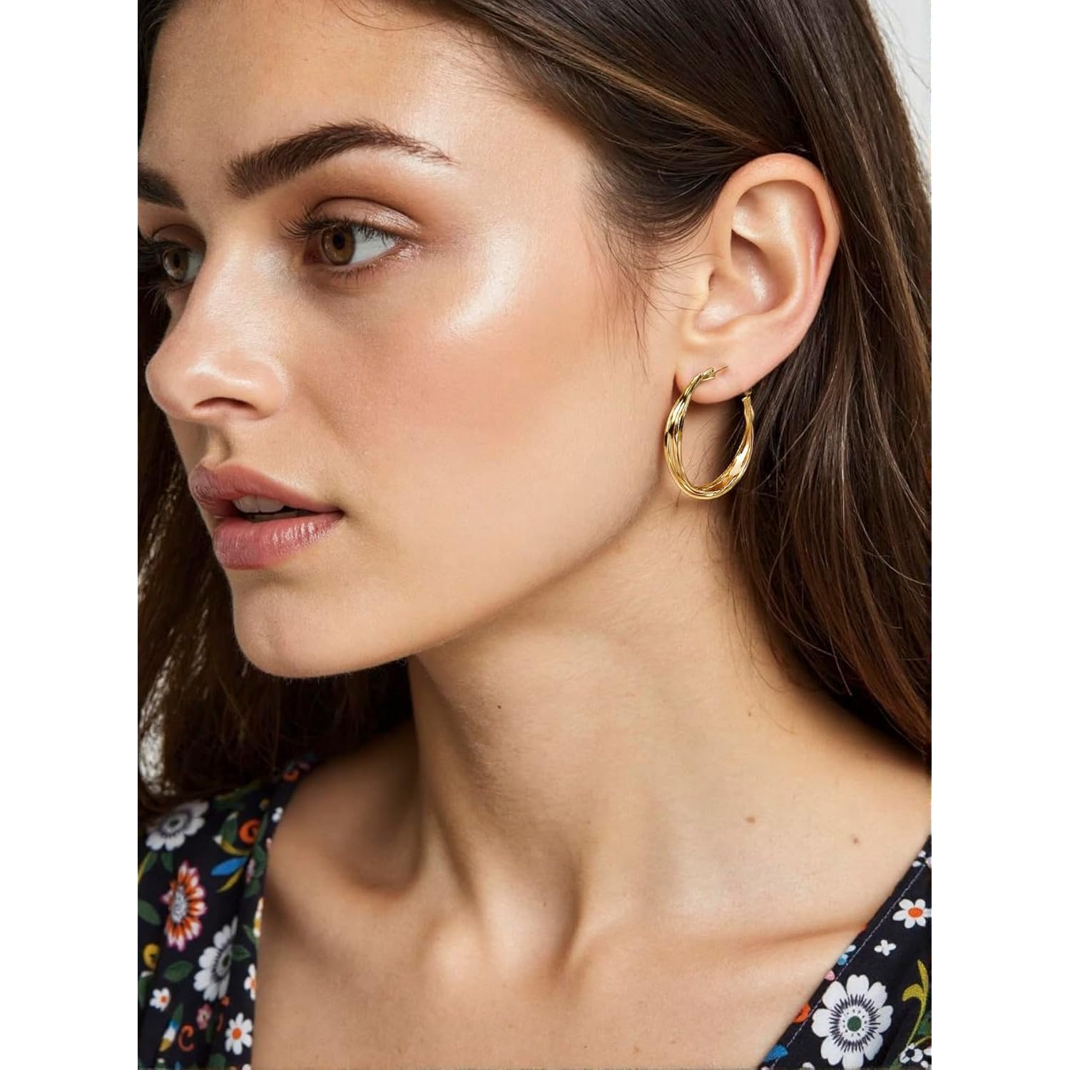 Golden Hoop Earrings For Women The Twisted Close-Fitting Hoop Shape Is Crafted With Gold-Plated Material And S925 Silver Pins Light Luxury Elegant Unique And Minimalist Style
