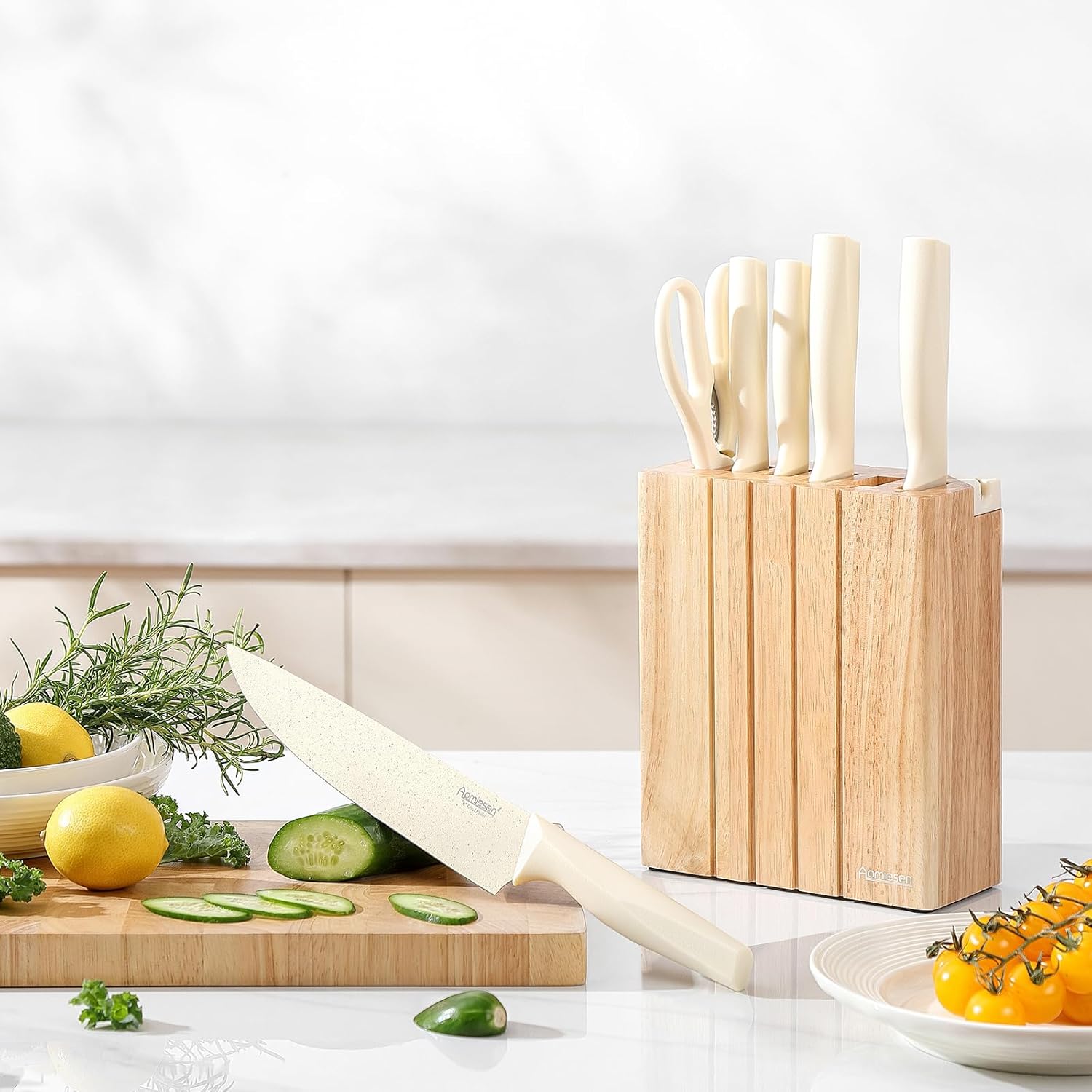 Premium Quality 8-Piece Knife Set with Block, Lightweight and Strong, ﻿ Ergonomic Handles for Home,Dishwasher Safe