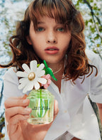 Marc Jacobs Daisy Wild Eau de Parfum - Adventurous Floral Women's Perfume - With Notes of Banana Blossom Accord, Jasmine & Macadamia Accord, Sandalwood & Vetiver des Sables