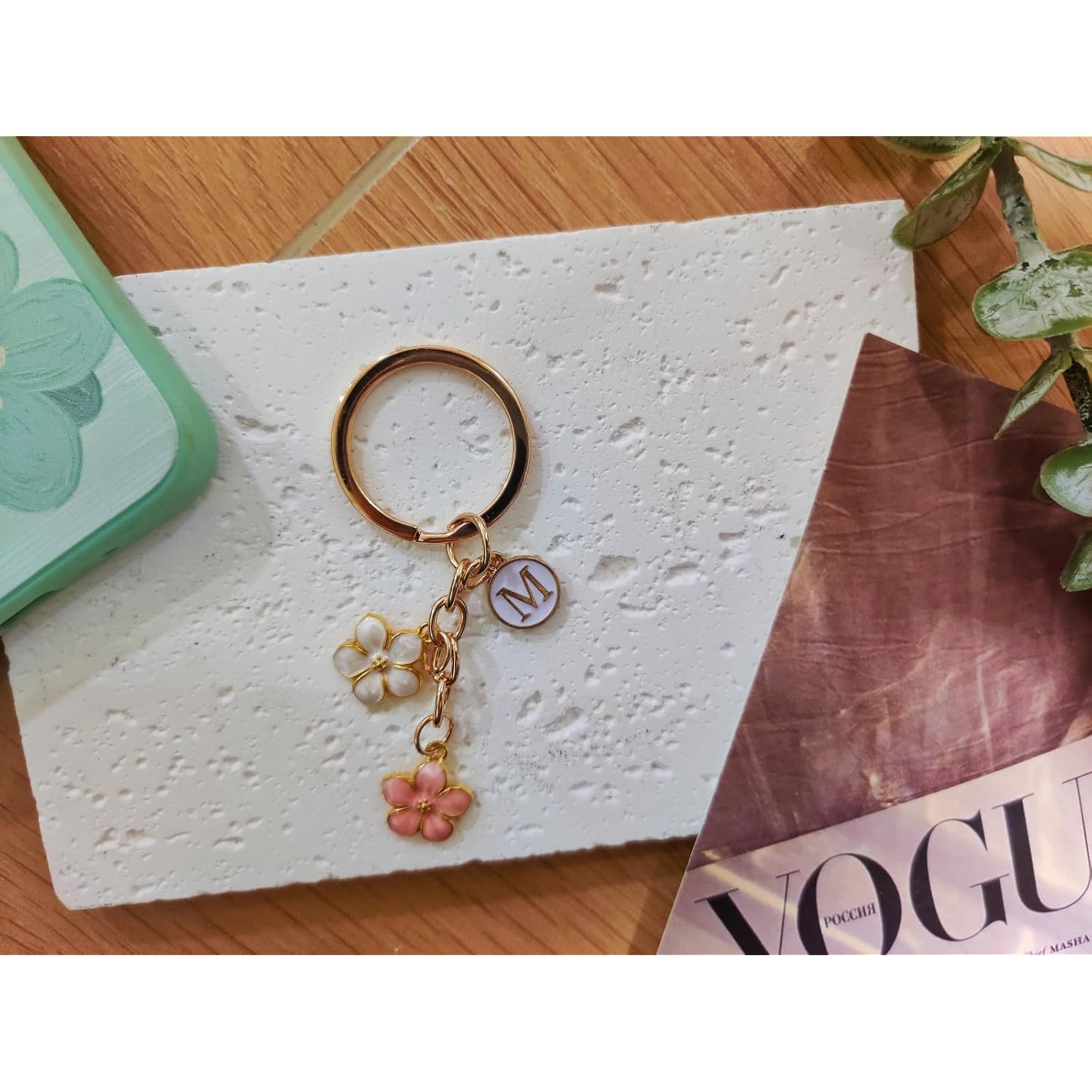 Cute Flower Initial Letter Keychain Bag Charms Keyring Aesthetic Accessories Purse Hangbags Backpacks for Women