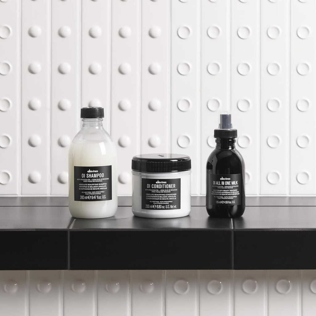 Davines OI All In One Milk, Hair Leave-in Conditioner Multi-Function Spray Treatment - Detangles, Controls Frizz & Heat Protectant - Weightless Antioxidant Roucou Oil Formula