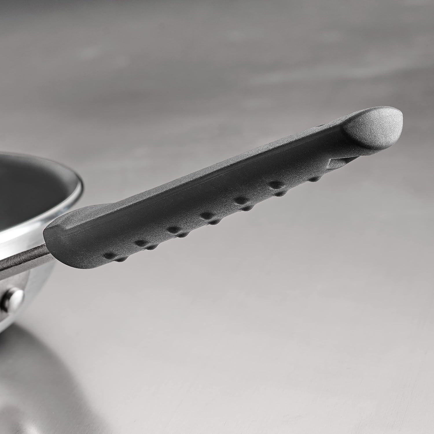 Tramontina Professional Fusion 10-Inch Non Stick Frying Pan, Heavy-Gauge Aluminum Skillet with Reinforced Nonstick Coating, Dishwasher and Oven Safe