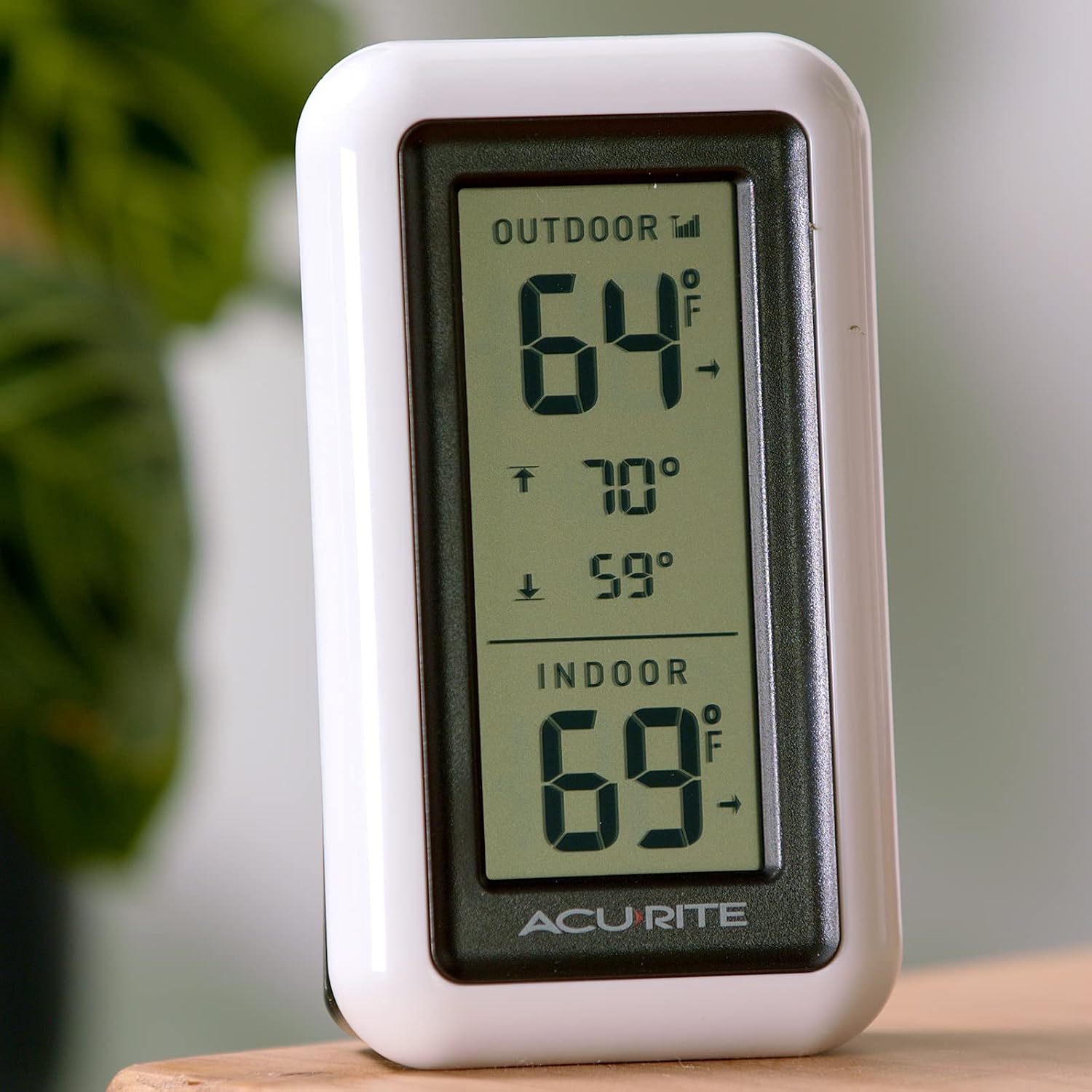 Acurite Digital Thermometer With Indoor, Outdoor Temperature And Daily High And Lows (00424Ca), White