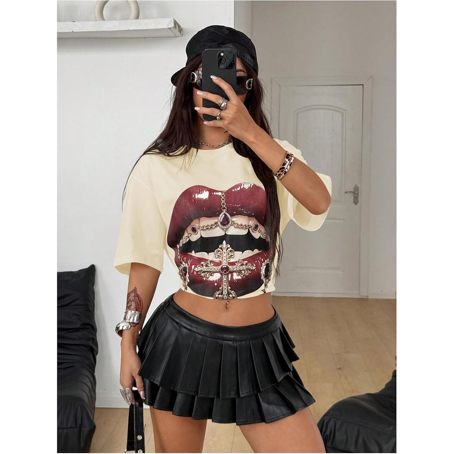 Verdusa Women's Y2k Lips Print Graphic T Shirts Rave Hip Hop Tees Streetwear Going Out Tops Apricot
