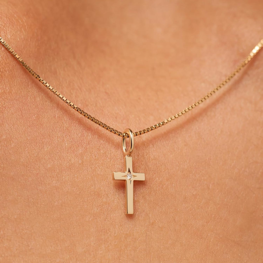 14K Gold Cross Necklace for Women, Dainty Cross Pendant with moissanite,Luxurious Christian Religious Fine Jewelry, Lightweight Dainty 14K Gold Chain Necklace for Women，Versatile for All Occasions