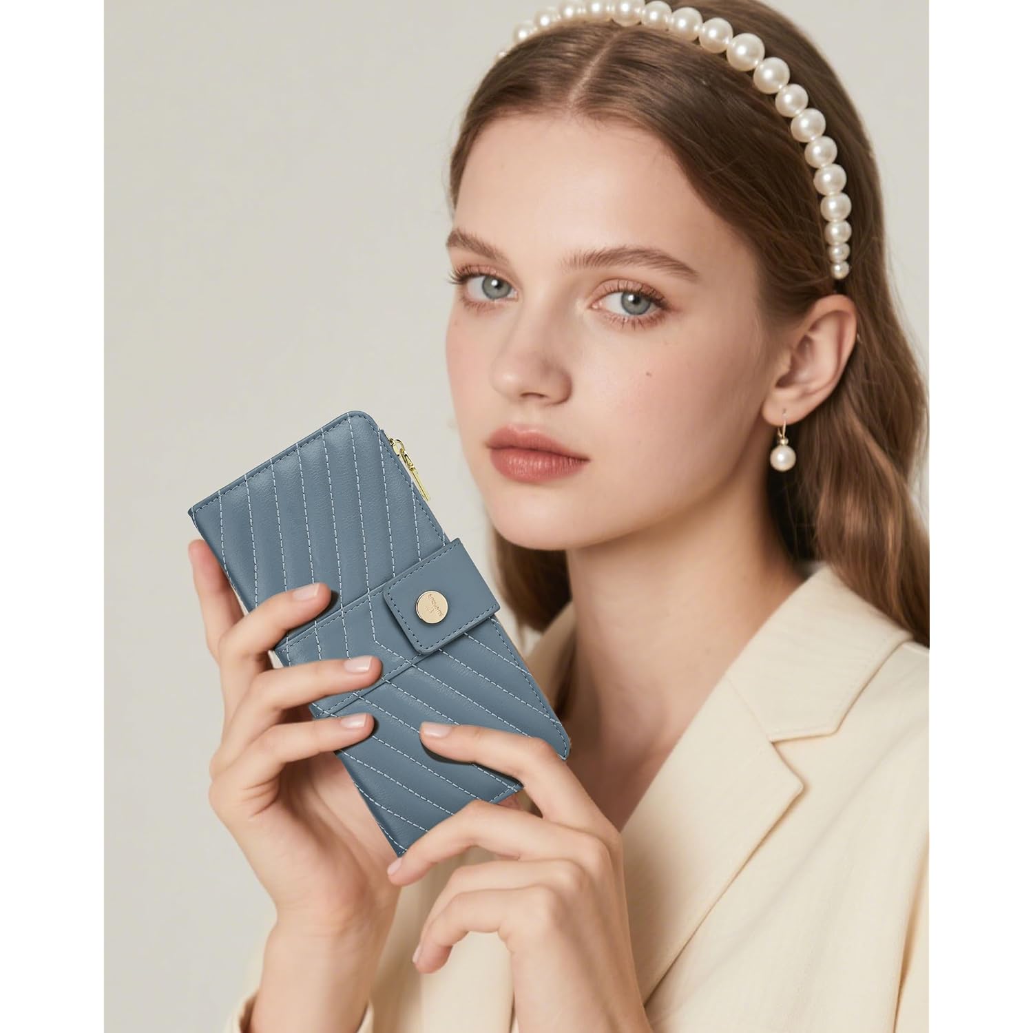 Wallets for Women RFID Blocking Trifold Wallet, Large Capacity Leather Ladies Wallet with Credit Card Holder and Zipper Pocket