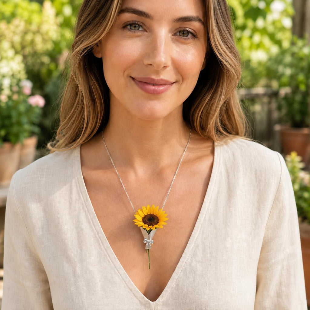 Flower Holder Necklace for Women DIY Flower Bouquet Necklace Mini Vase Pendant Wearable Floral Jewelry Insert Fresh or Dried Flowers Gifts for Teachers Mom Daughter Bride Bridesmaids