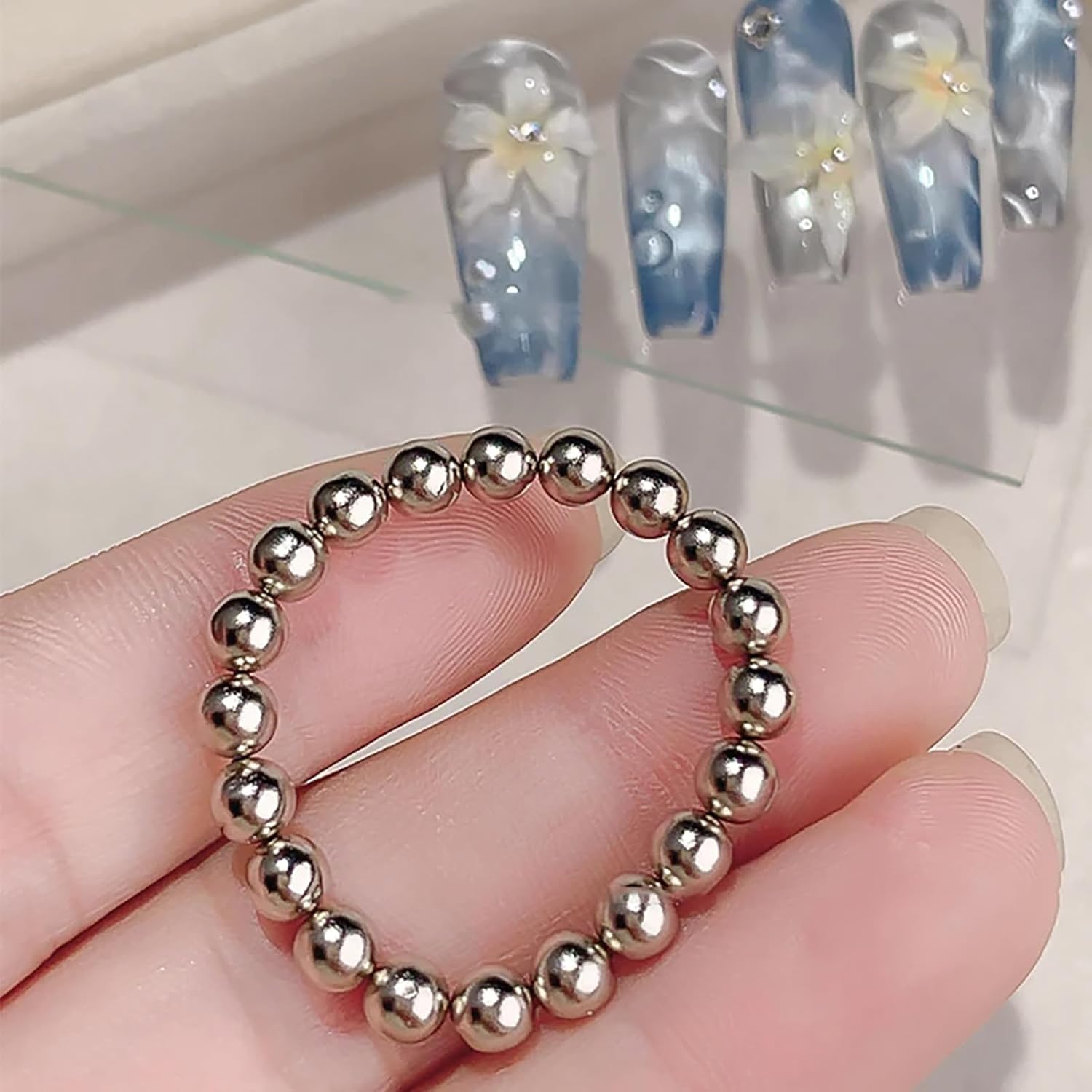 20Pcs Cat Eye Nail Magnet Beads Cat Eye Gel Nail Polish Magnet Wand Magnetic Nail Polish Cat Eye Magnet Nails Round Magnetic Beads Nail Design Tools Nail Art Accessories (Silver)