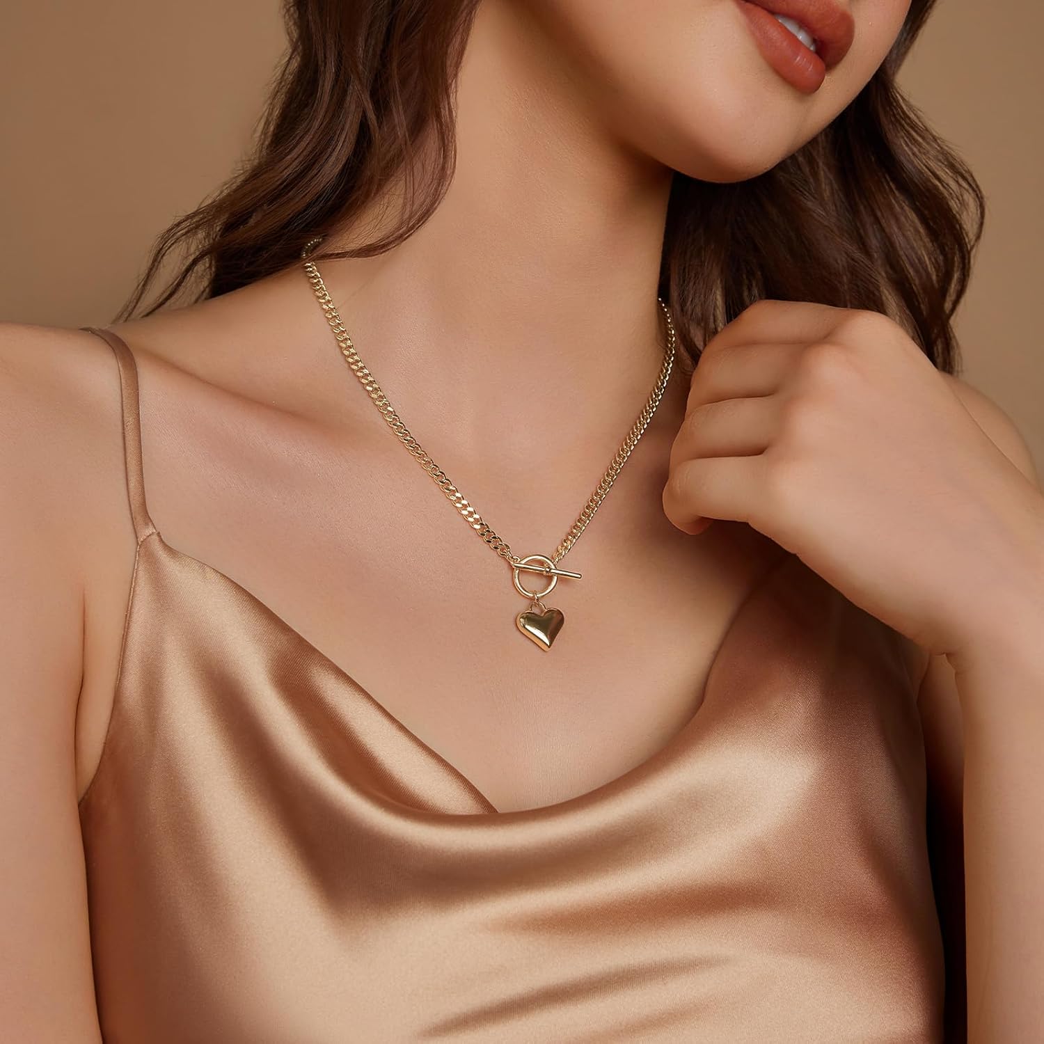 Airmb Heart Necklace for Women Gold/Silver Plated Trendy Heart Choker Lover Pendant Hypoallergenic Fashion Gold/Silver Necklace for Women Love Jewelry Gift for Women Girlfriend