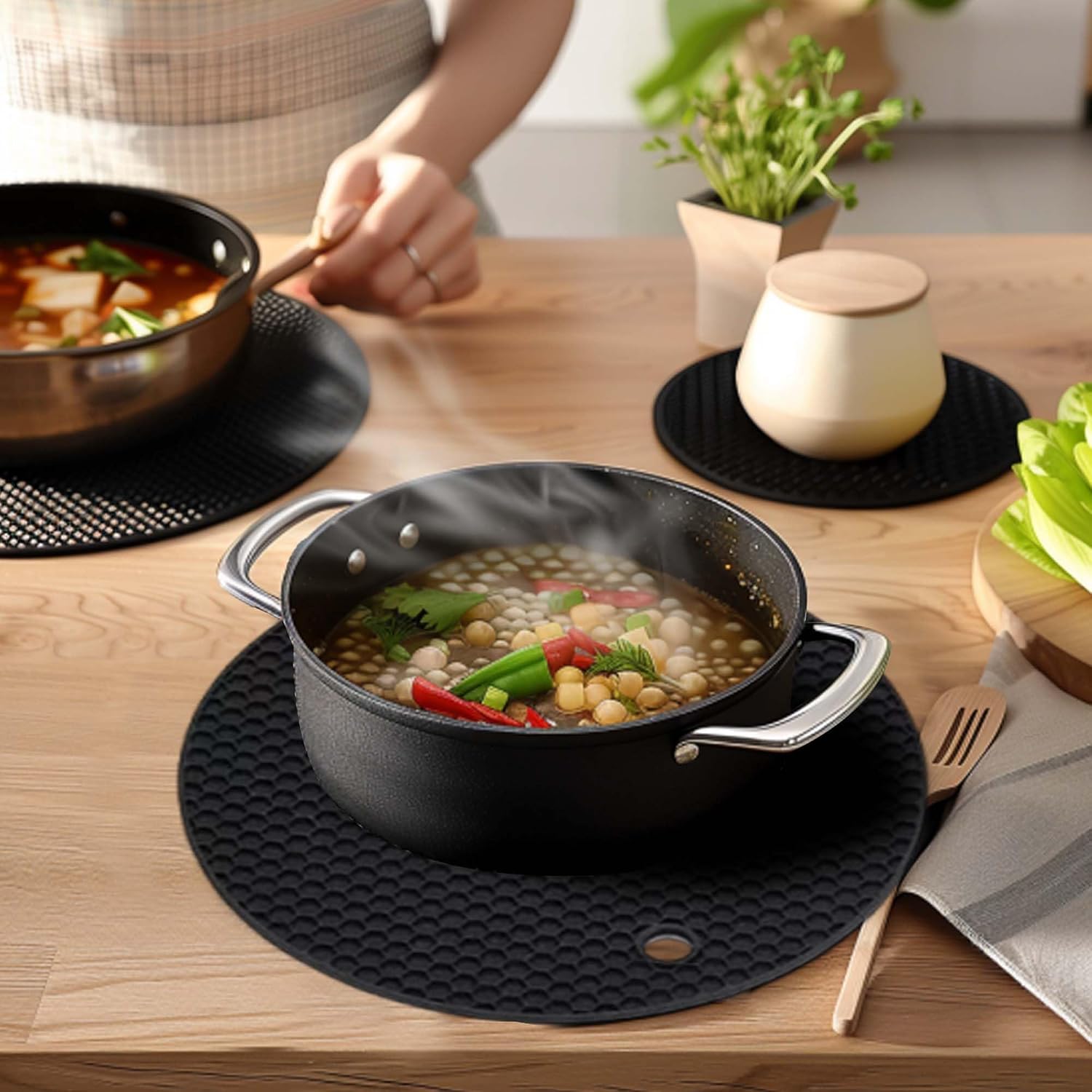 Silicone Trivet Mats,Heat Resistant Pot Holders, Multipurpose Non-Slip Hot Pads For Kitchen Potholders, Hot Dishers, Jar Opener, Spoon Holder, Food Grade Silicone(Black Size Round 7''X7'')