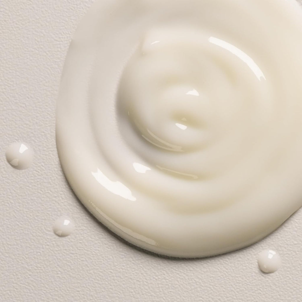 Davines OI All In One Milk, Hair Leave-in Conditioner Multi-Function Spray Treatment - Detangles, Controls Frizz & Heat Protectant - Weightless Antioxidant Roucou Oil Formula