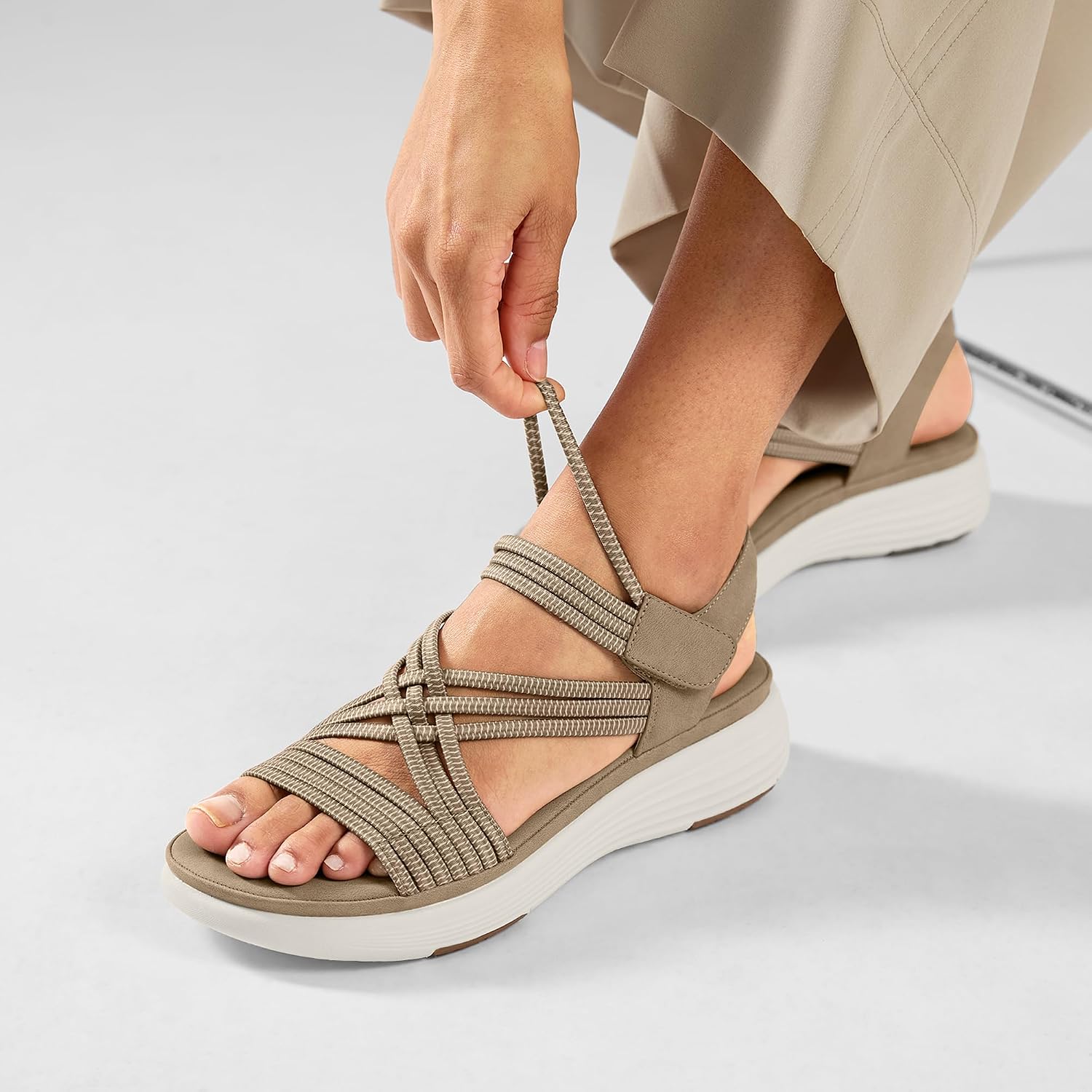 Vilanva Women'S Comfortable Walking Sandals With Elastic Strap Light Weight Casual Summer Sandals For Trendy Footwear