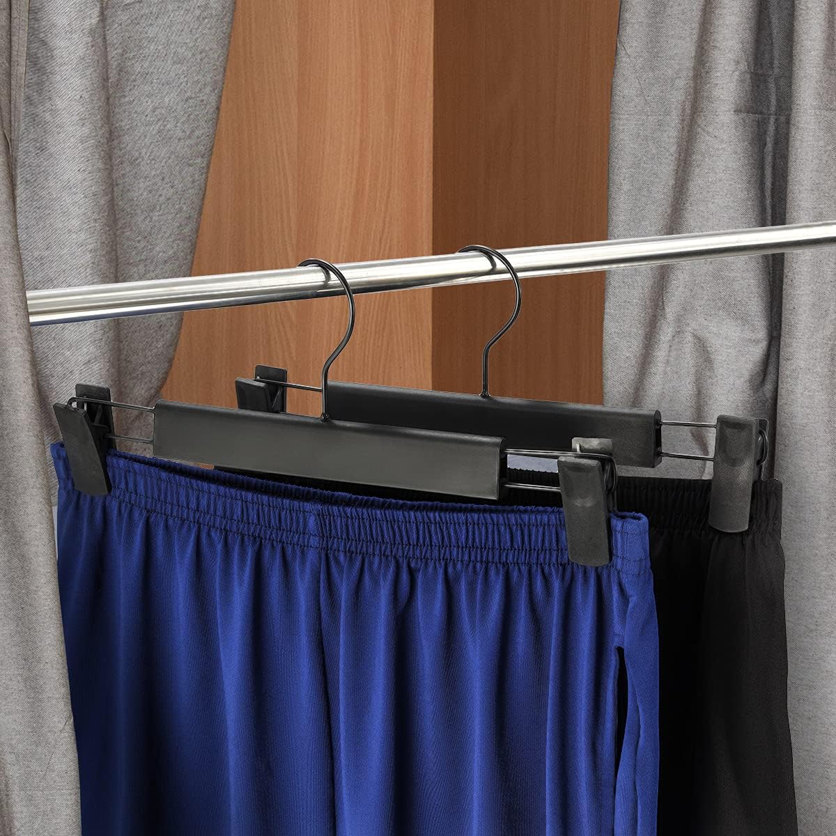 Guanjune 10 Pack Clothes Pants Hangers, Space-Saving Skirt Holders With 360 ° Swivel Hooks, Adjustable Clips, Trouser Coat Garment Jeans Black